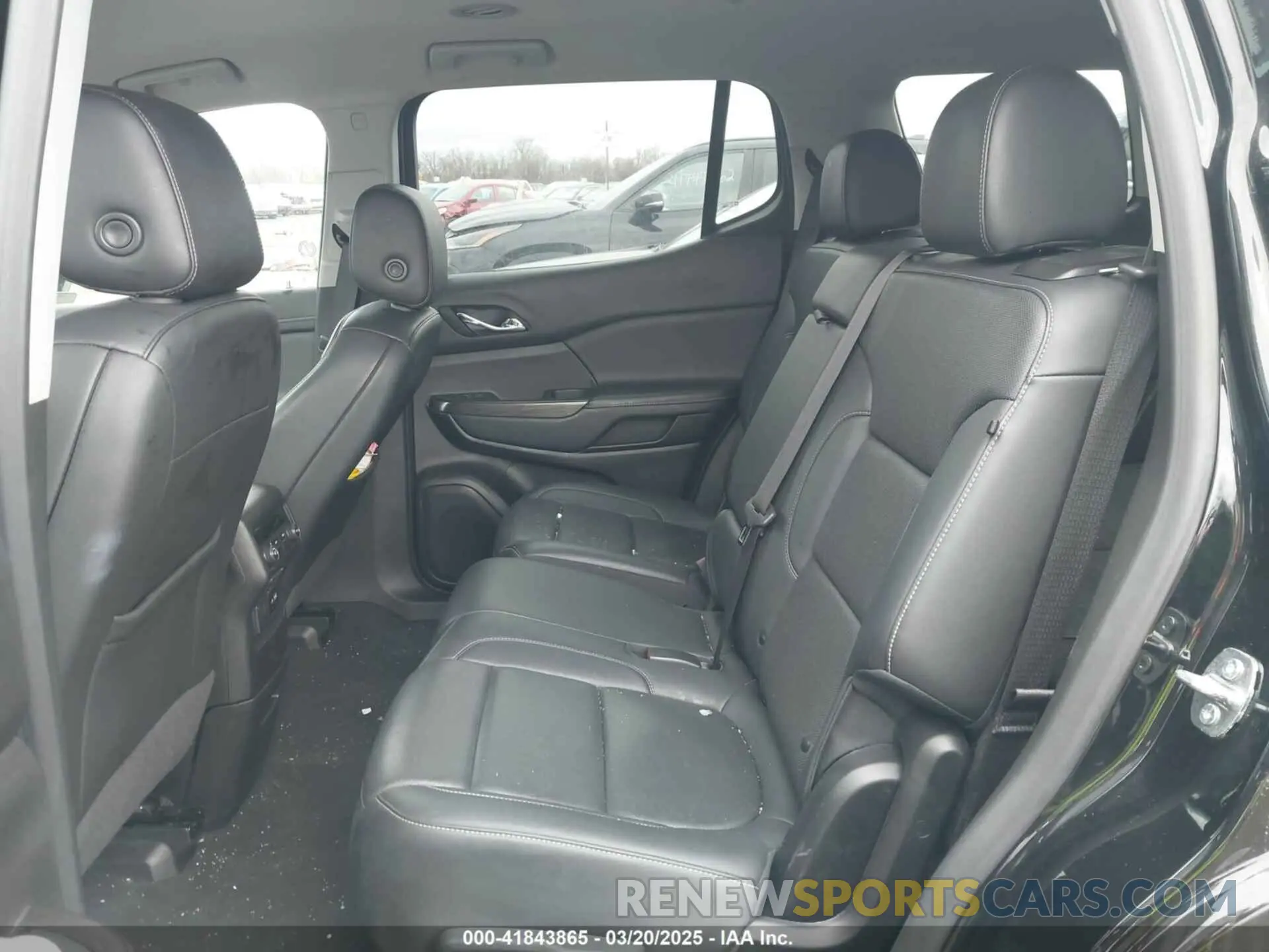 8 Photograph of a damaged car 1GKKNML45PZ185835 GMC ACADIA 2023