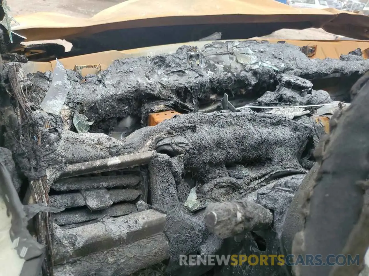 9 Photograph of a damaged car 1GKKNML45PZ233432 GMC ACADIA 2023