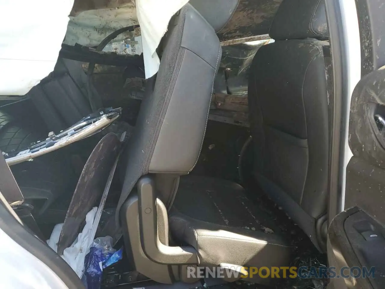 12 Photograph of a damaged car 1GKKNML45PZ237626 GMC ACADIA 2023