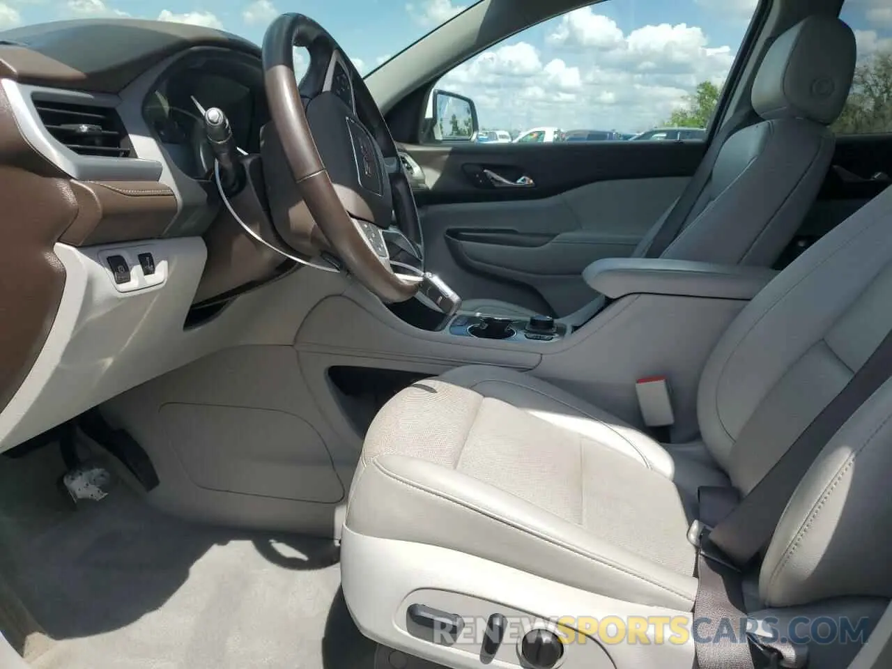7 Photograph of a damaged car 1GKKNML46PZ155713 GMC ACADIA 2023