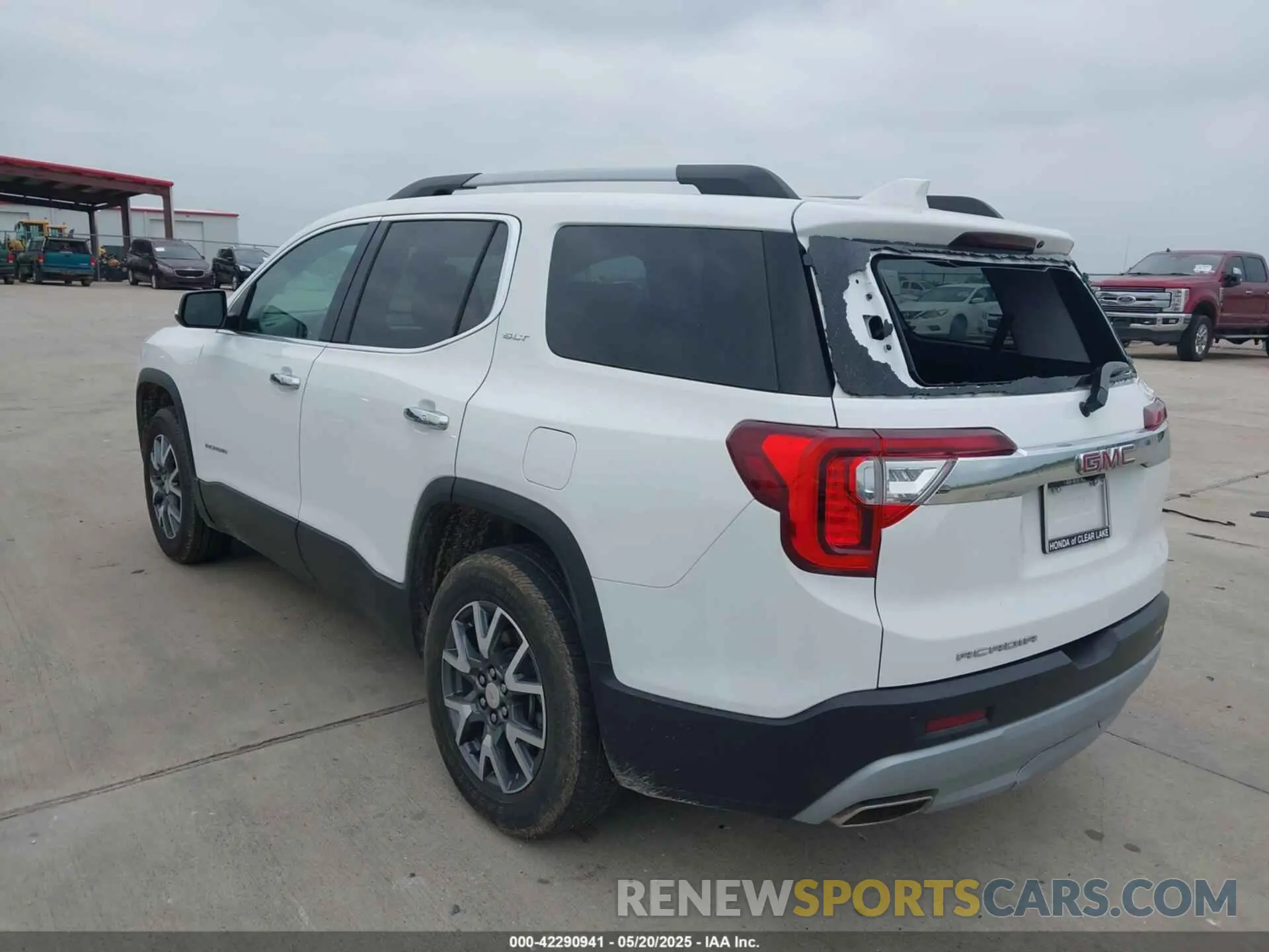 3 Photograph of a damaged car 1GKKNML46PZ161513 GMC ACADIA 2023