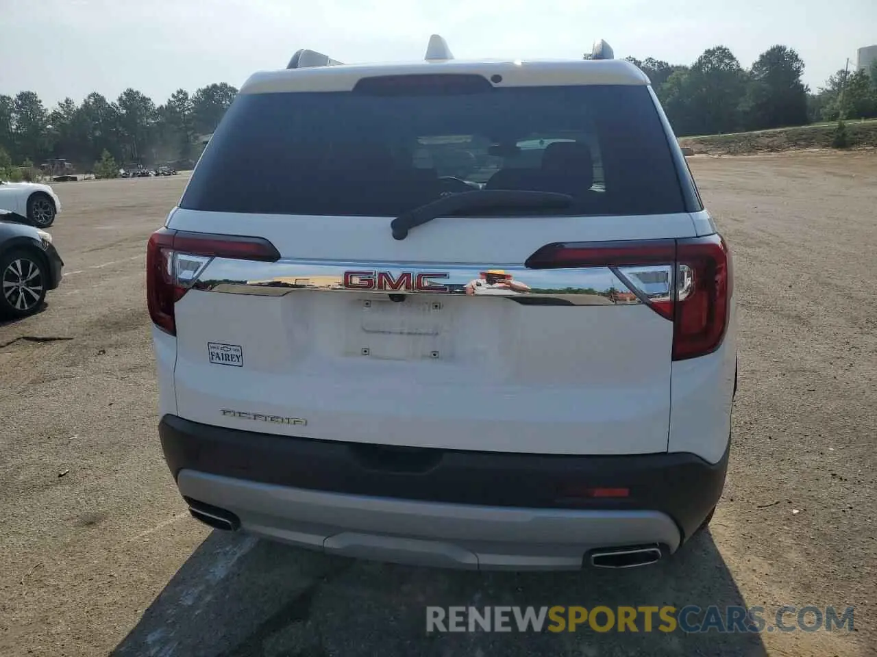6 Photograph of a damaged car 1GKKNML46PZ227347 GMC ACADIA 2023