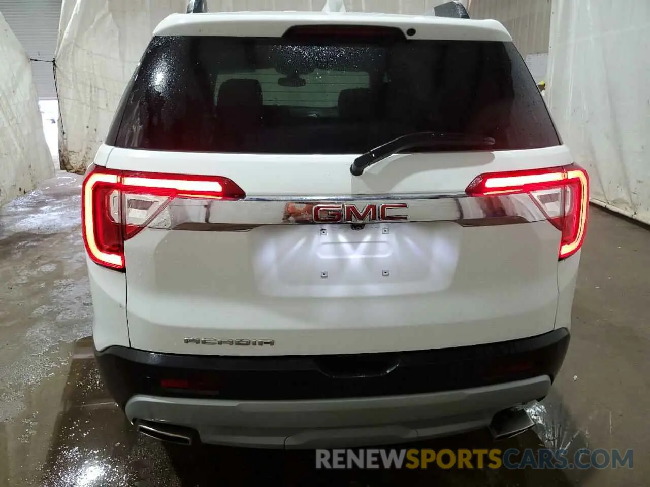 6 Photograph of a damaged car 1GKKNML46PZ254788 GMC ACADIA 2023