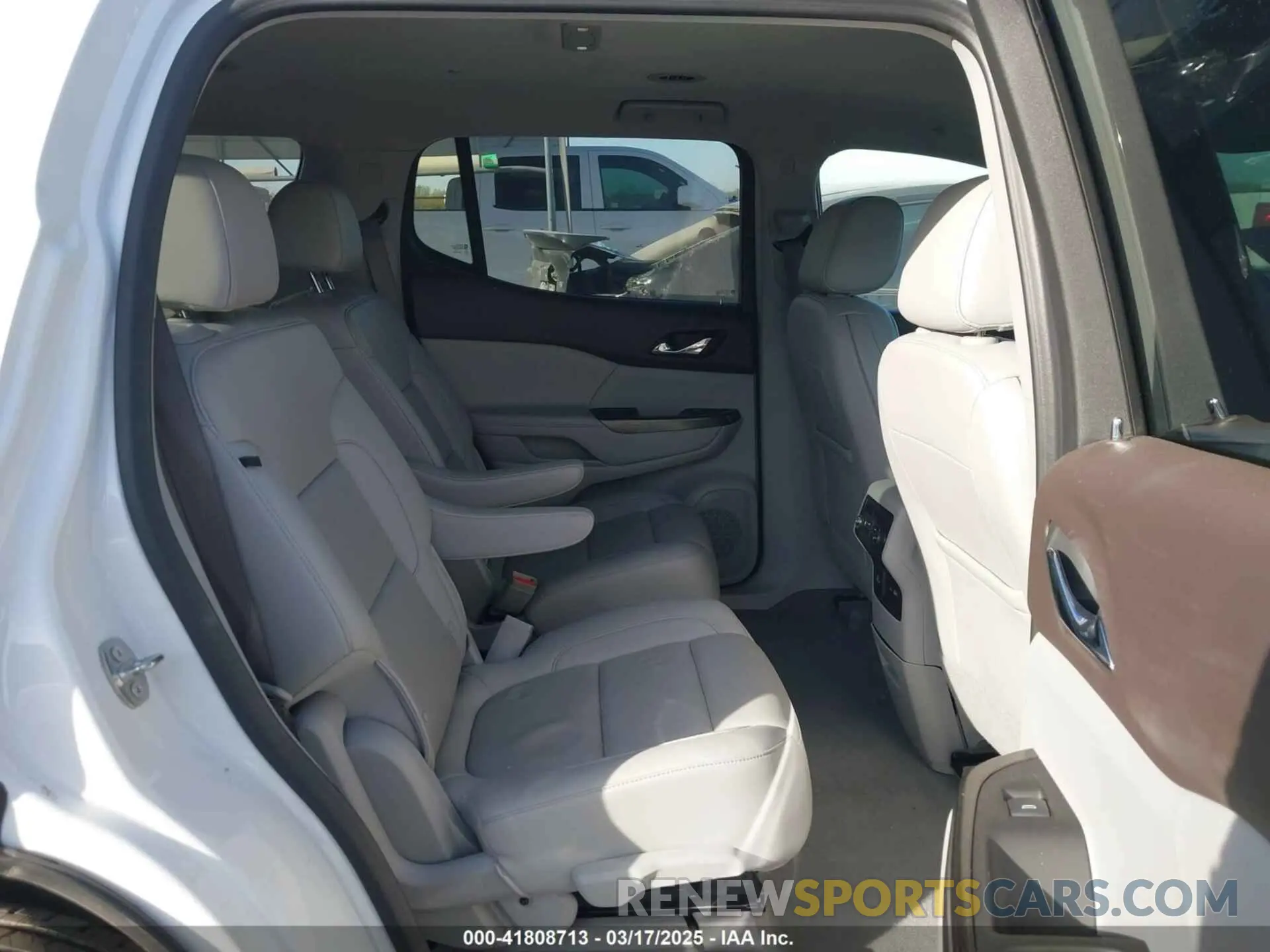 8 Photograph of a damaged car 1GKKNML47PZ168955 GMC ACADIA 2023