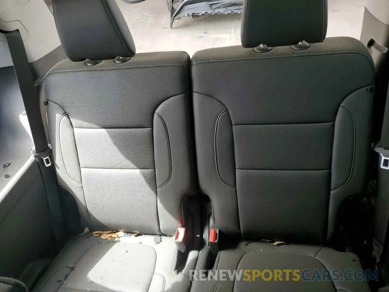 10 Photograph of a damaged car 1GKKNML47PZ238017 GMC ACADIA 2023