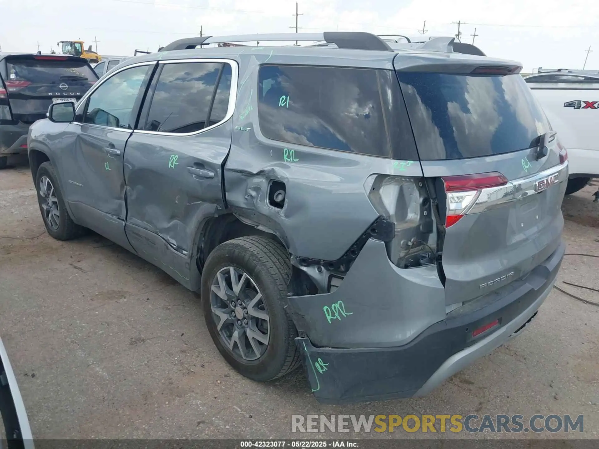 3 Photograph of a damaged car 1GKKNML48PZ163361 GMC ACADIA 2023