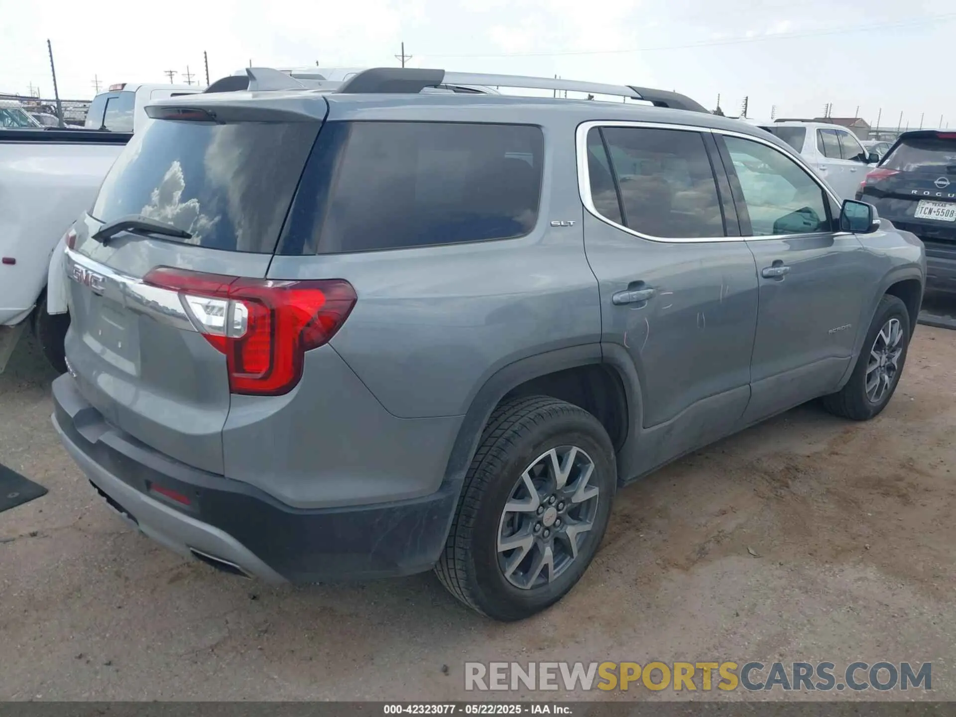 4 Photograph of a damaged car 1GKKNML48PZ163361 GMC ACADIA 2023