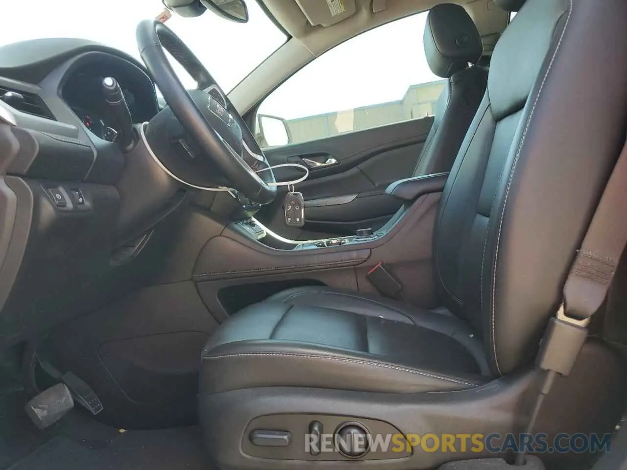 7 Photograph of a damaged car 1GKKNML48PZ238074 GMC ACADIA 2023