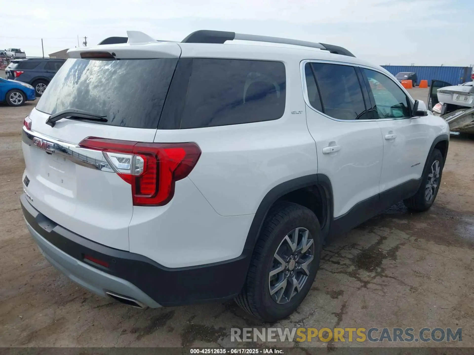4 Photograph of a damaged car 1GKKNML49PZ218139 GMC ACADIA 2023