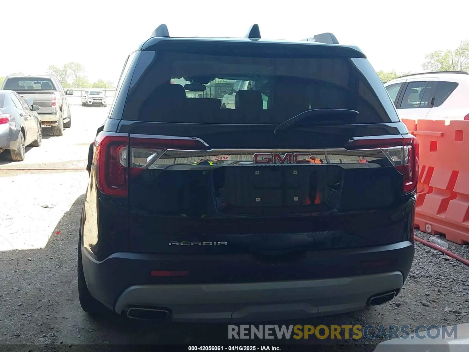 16 Photograph of a damaged car 1GKKNML4XPZ223446 GMC ACADIA 2023