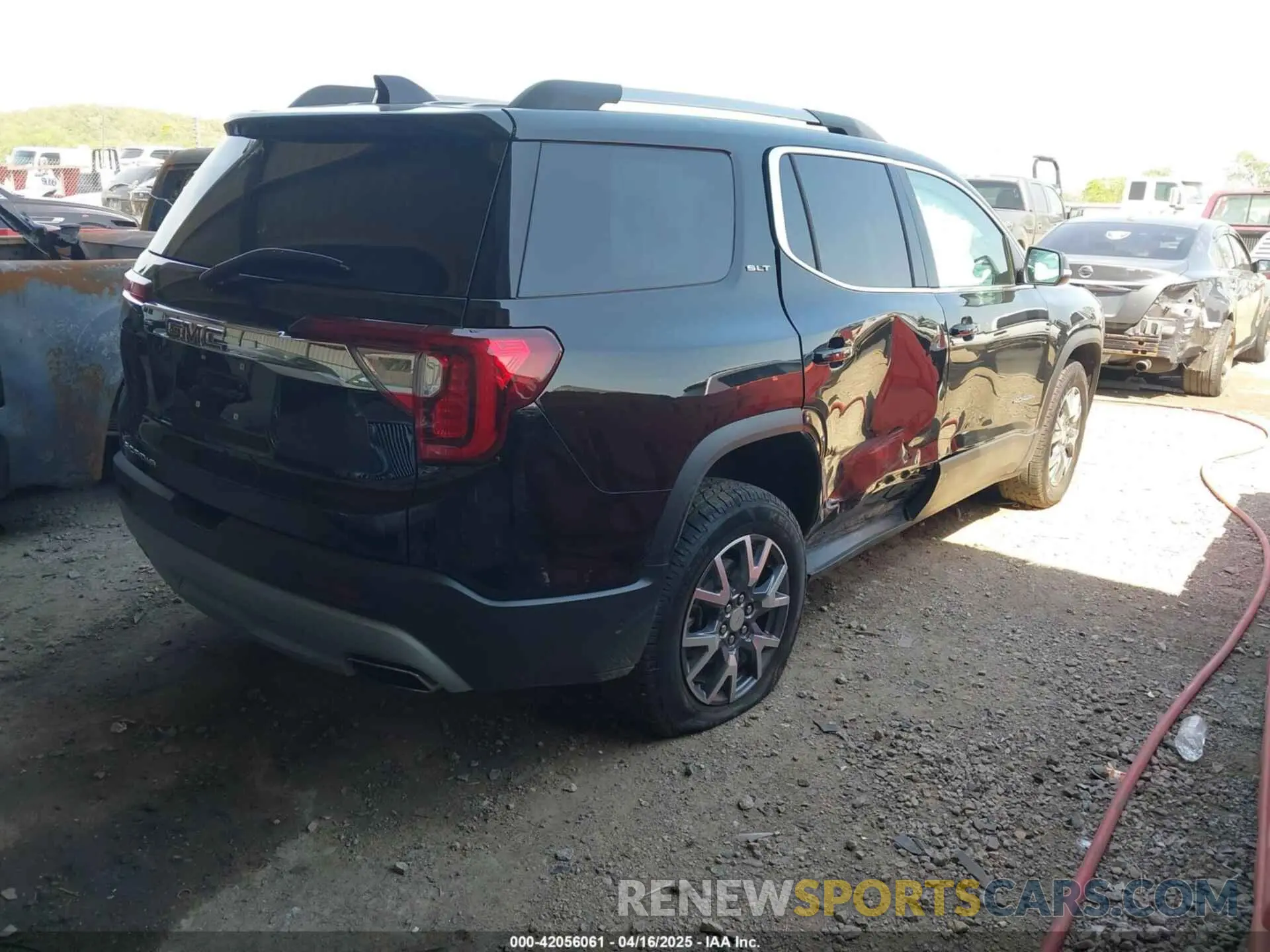 4 Photograph of a damaged car 1GKKNML4XPZ223446 GMC ACADIA 2023