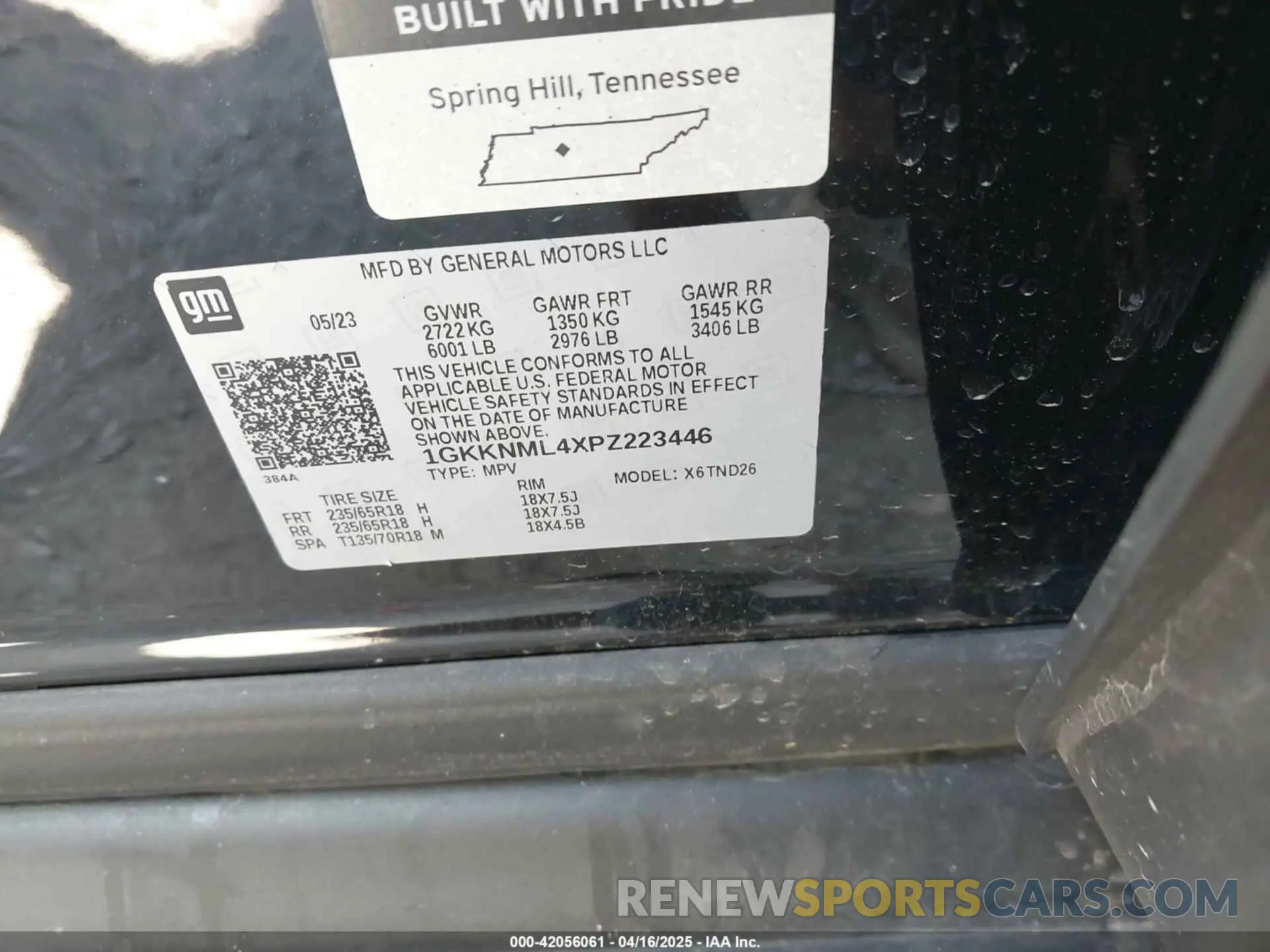 9 Photograph of a damaged car 1GKKNML4XPZ223446 GMC ACADIA 2023