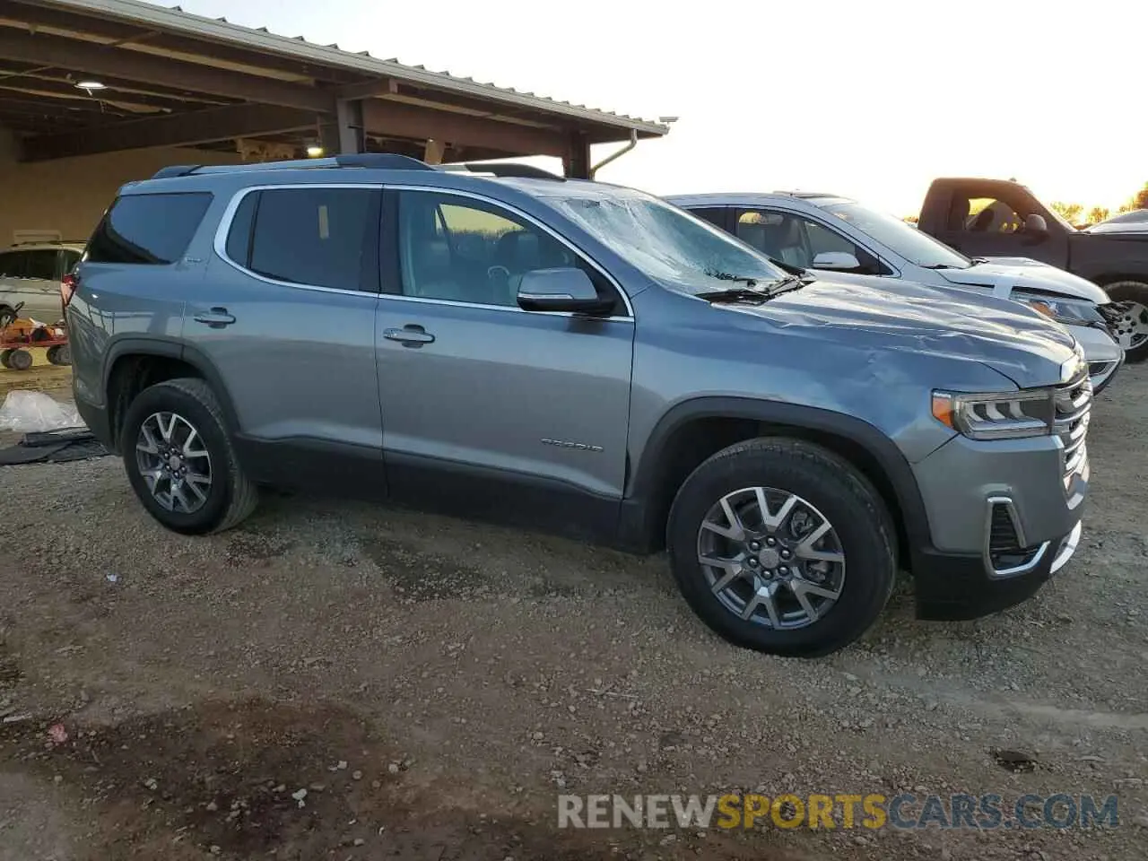 4 Photograph of a damaged car 1GKKNMLS0PZ224605 GMC ACADIA 2023