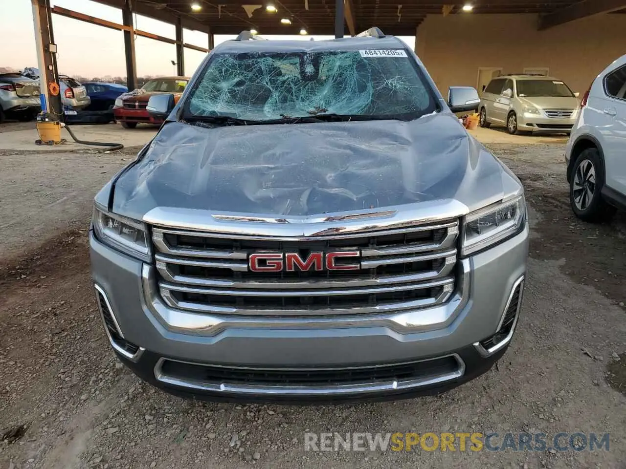 5 Photograph of a damaged car 1GKKNMLS0PZ224605 GMC ACADIA 2023