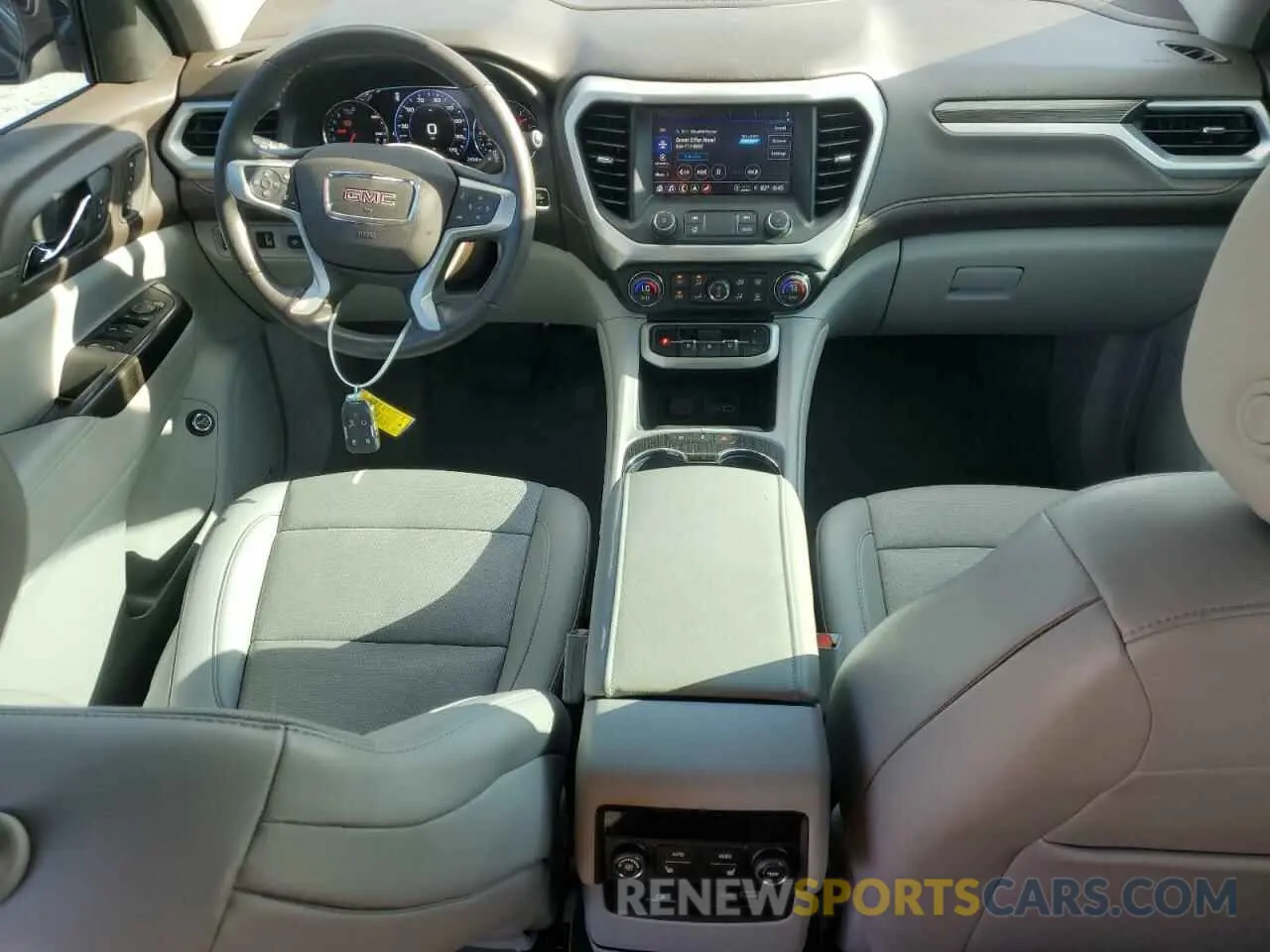 8 Photograph of a damaged car 1GKKNMLS1PZ249643 GMC ACADIA 2023
