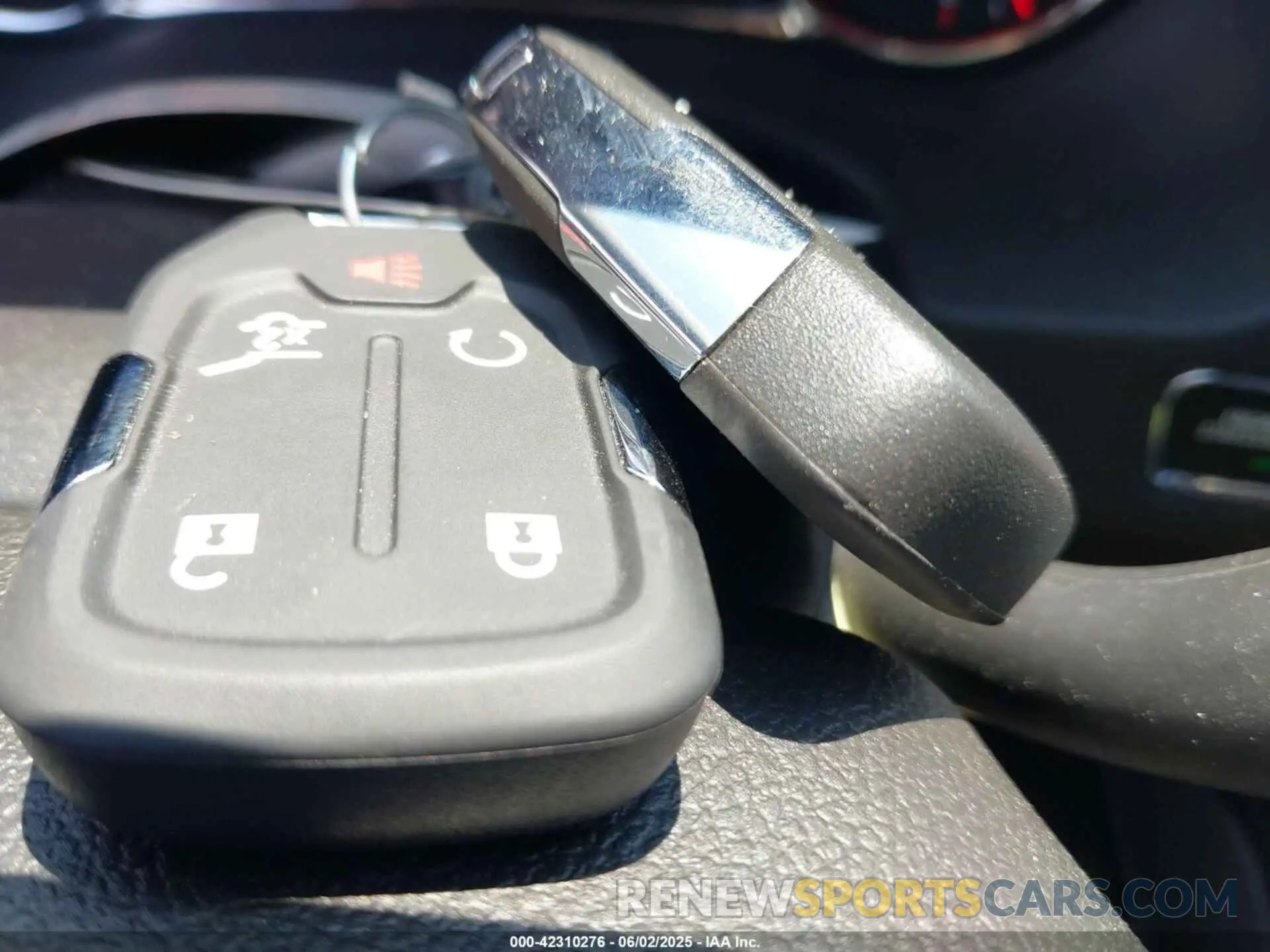 11 Photograph of a damaged car 1GKKNMLS1PZ258942 GMC ACADIA 2023