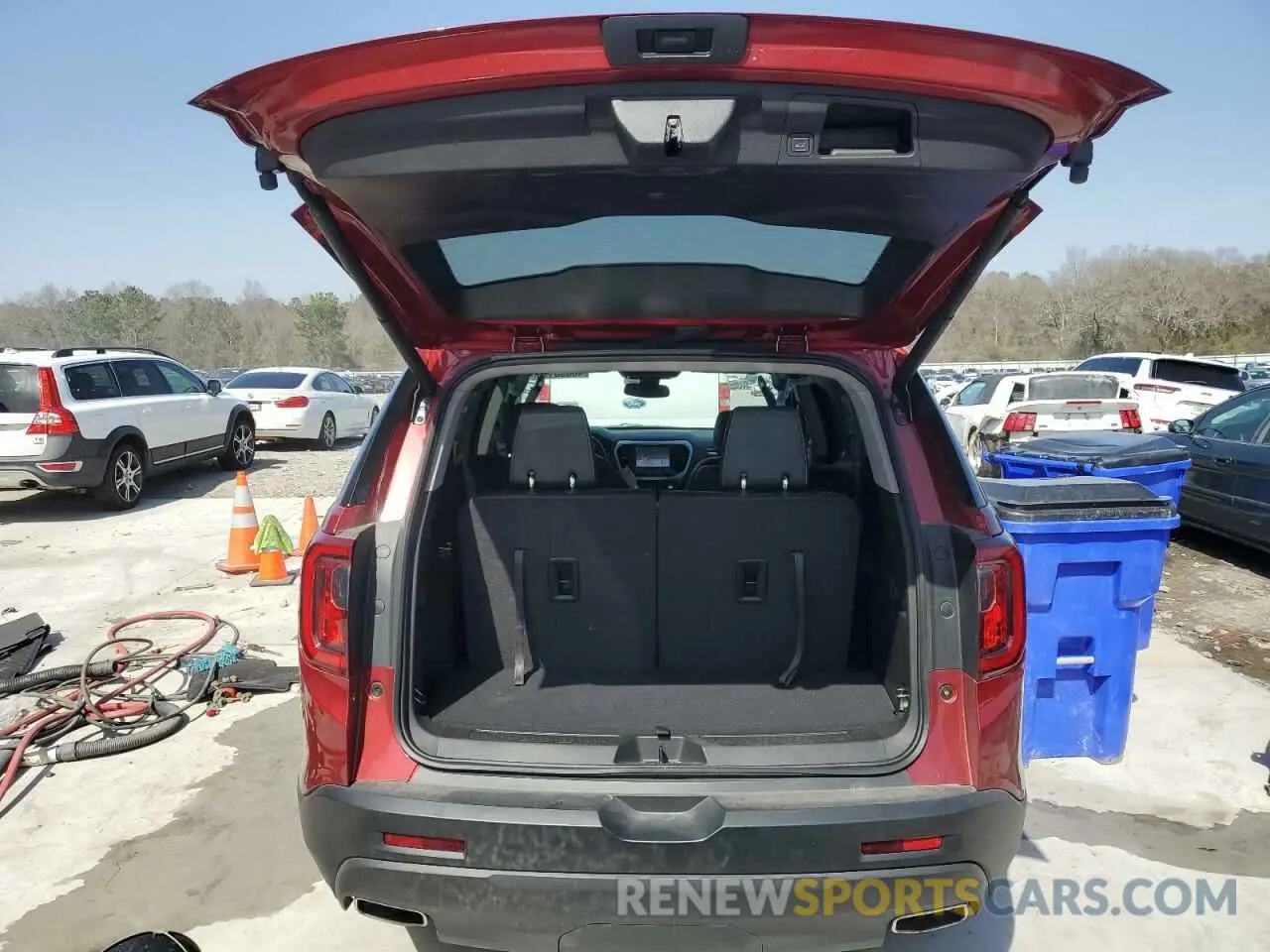 6 Photograph of a damaged car 1GKKNMLS1PZ261100 GMC ACADIA 2023