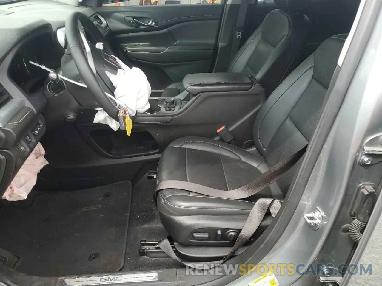 7 Photograph of a damaged car 1GKKNMLS2PZ145808 GMC ACADIA 2023