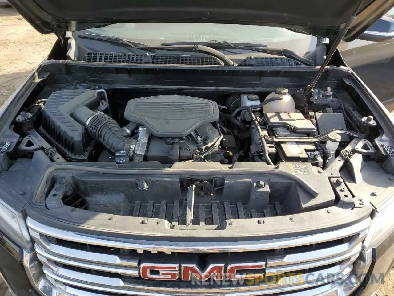 13 Photograph of a damaged car 1GKKNMLS3PZ253287 GMC ACADIA 2023