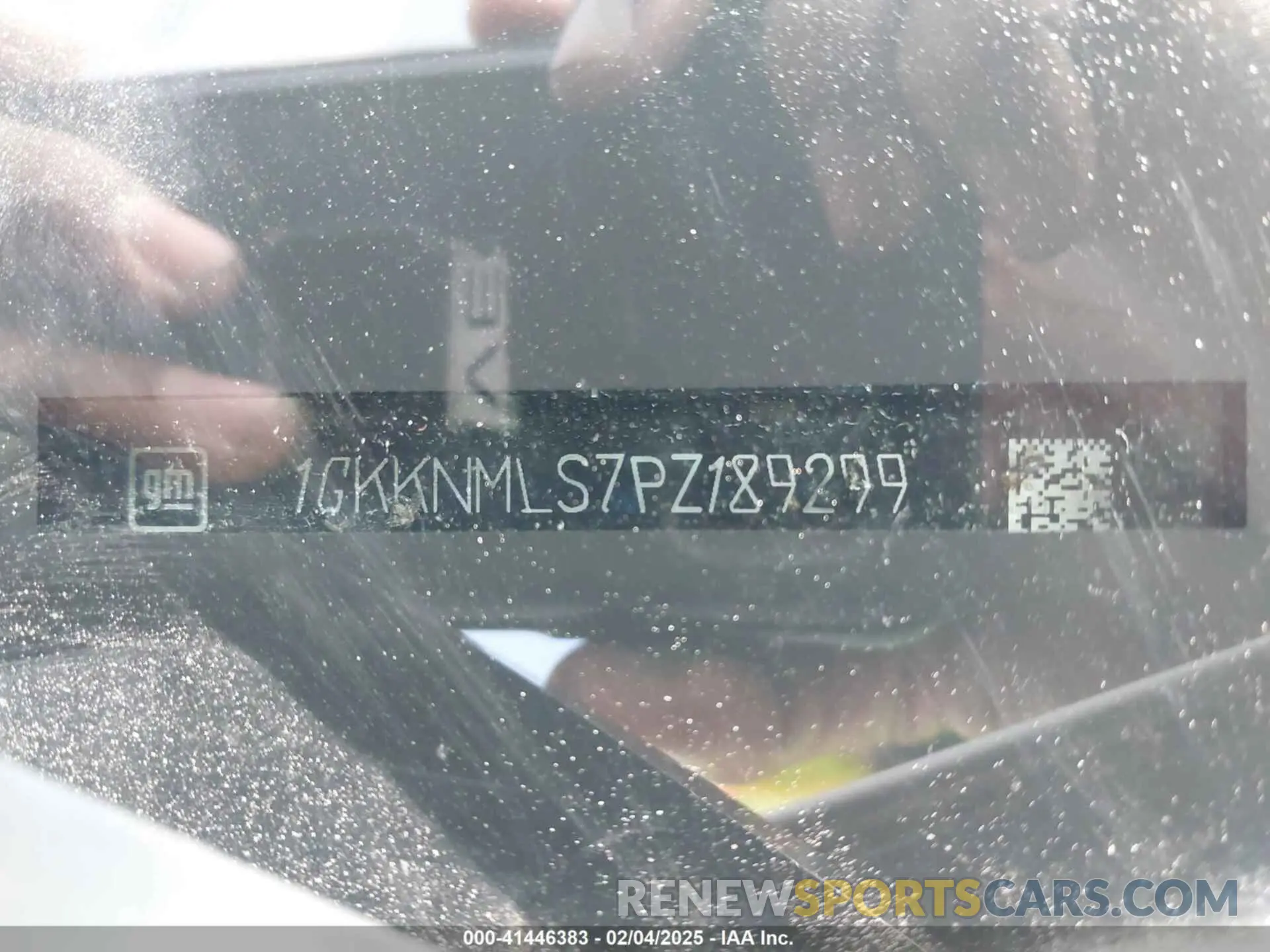 9 Photograph of a damaged car 1GKKNMLS7PZ189299 GMC ACADIA 2023