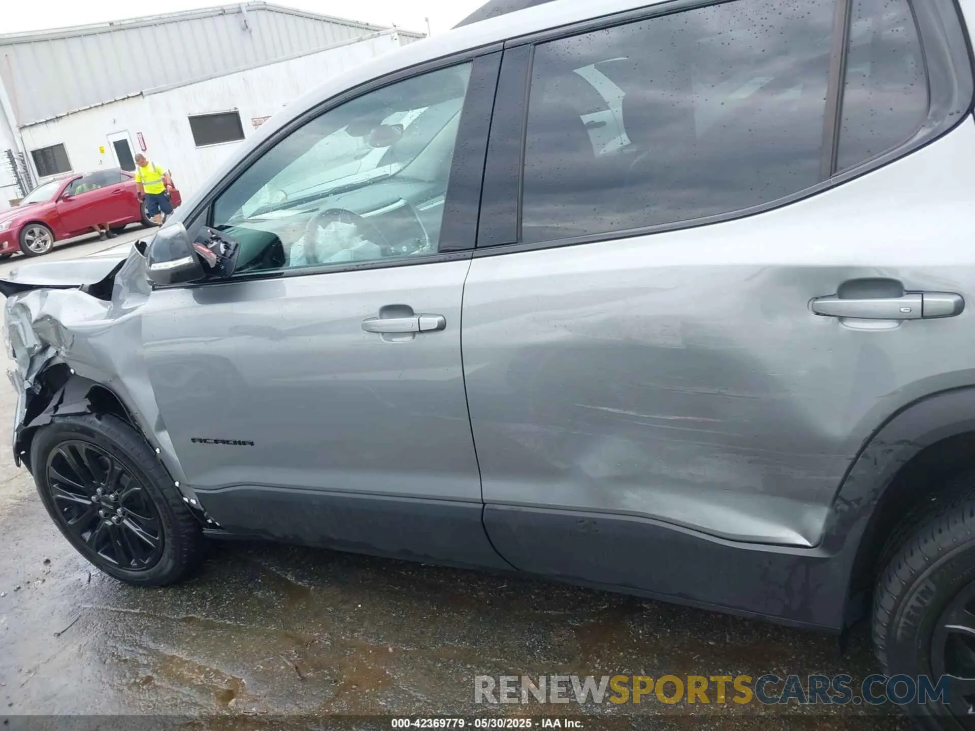 14 Photograph of a damaged car 1GKKNMLS9PZ143554 GMC ACADIA 2023