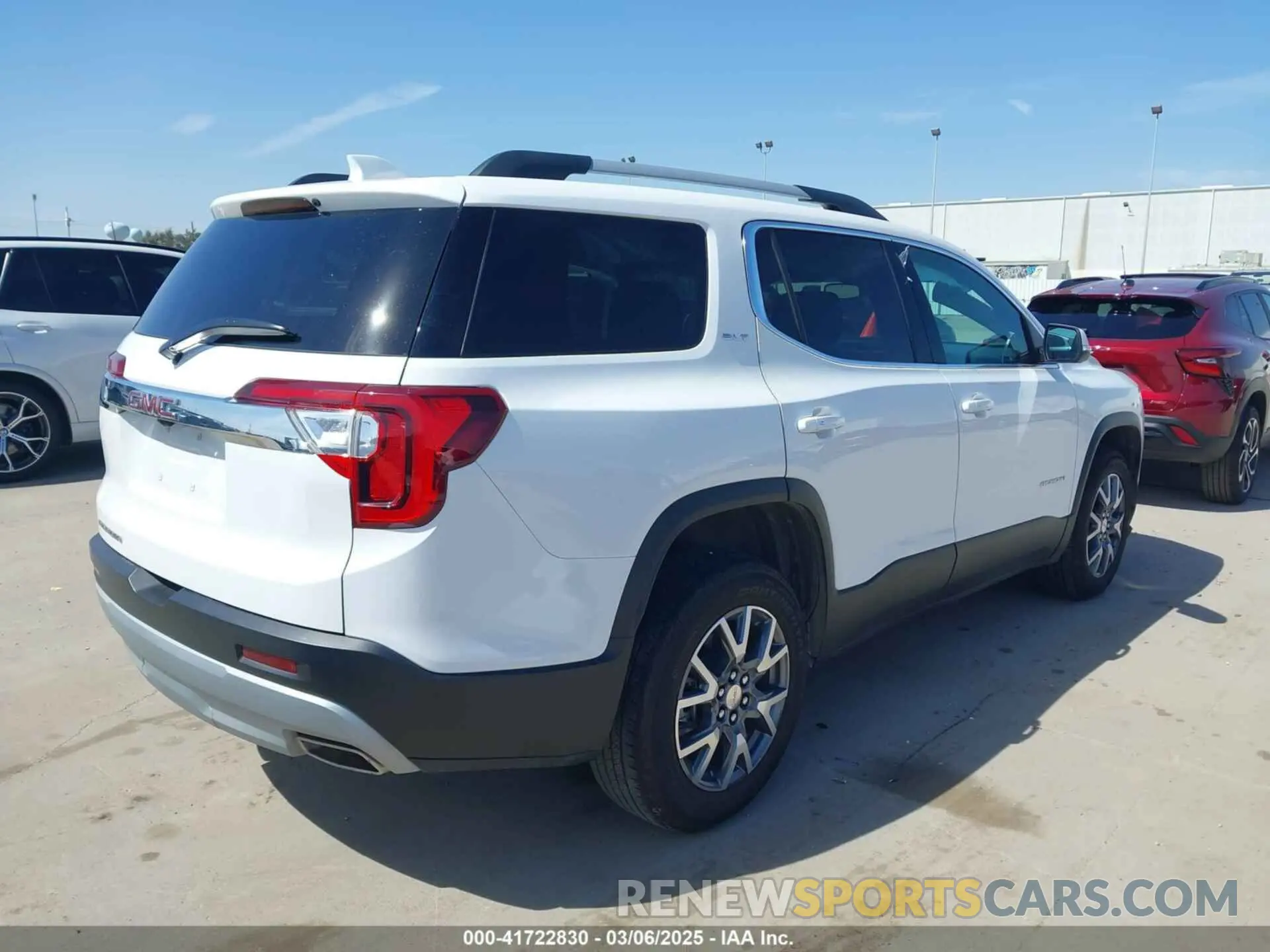 4 Photograph of a damaged car 1GKKNMLSXPZ254548 GMC ACADIA 2023