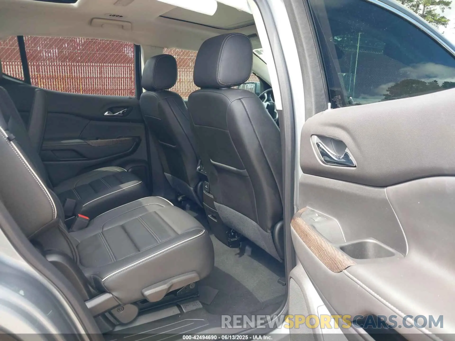8 Photograph of a damaged car 1GKKNPLS0PZ232768 GMC ACADIA 2023