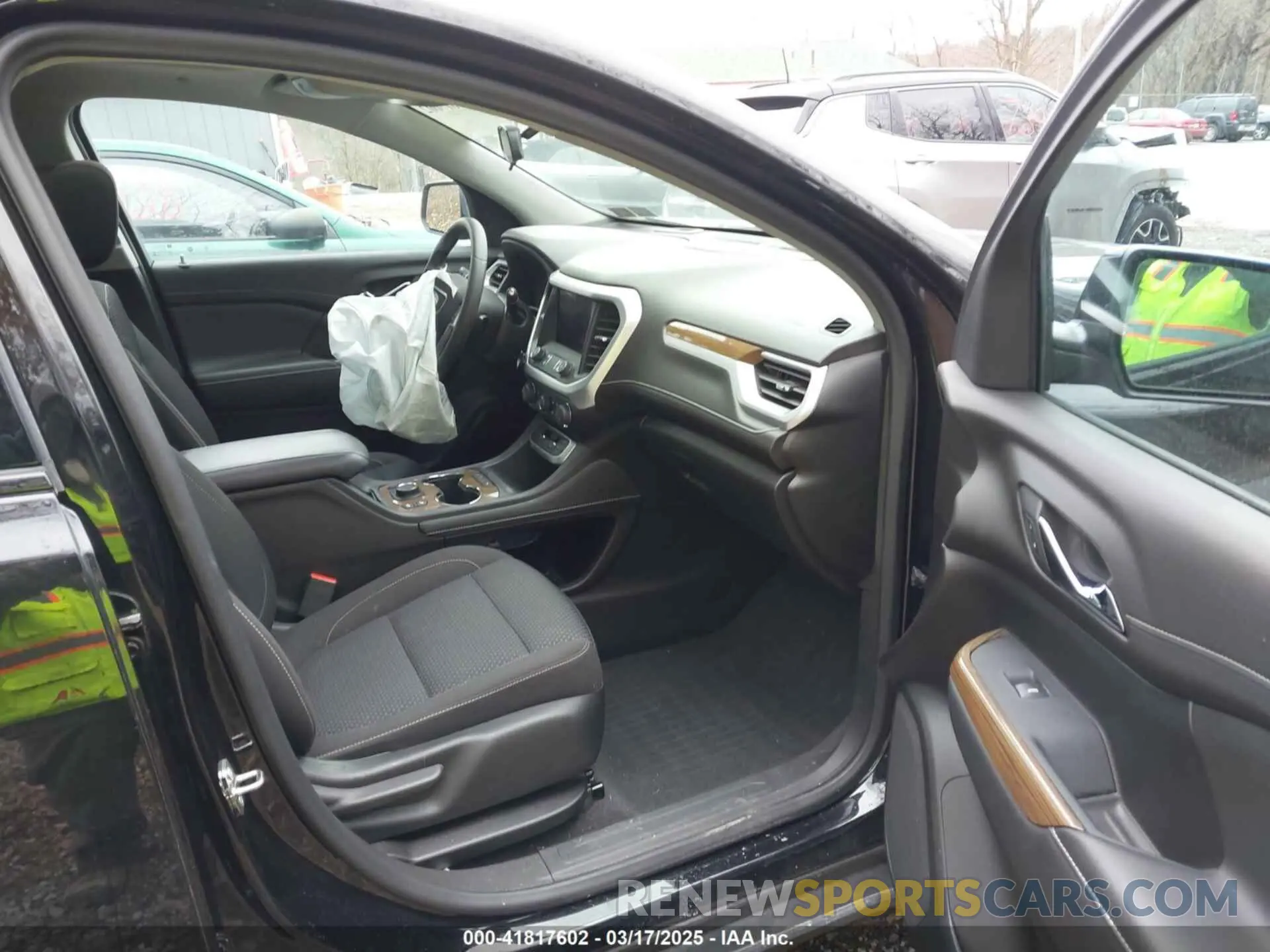 5 Photograph of a damaged car 1GKKNRL40PZ104463 GMC ACADIA 2023
