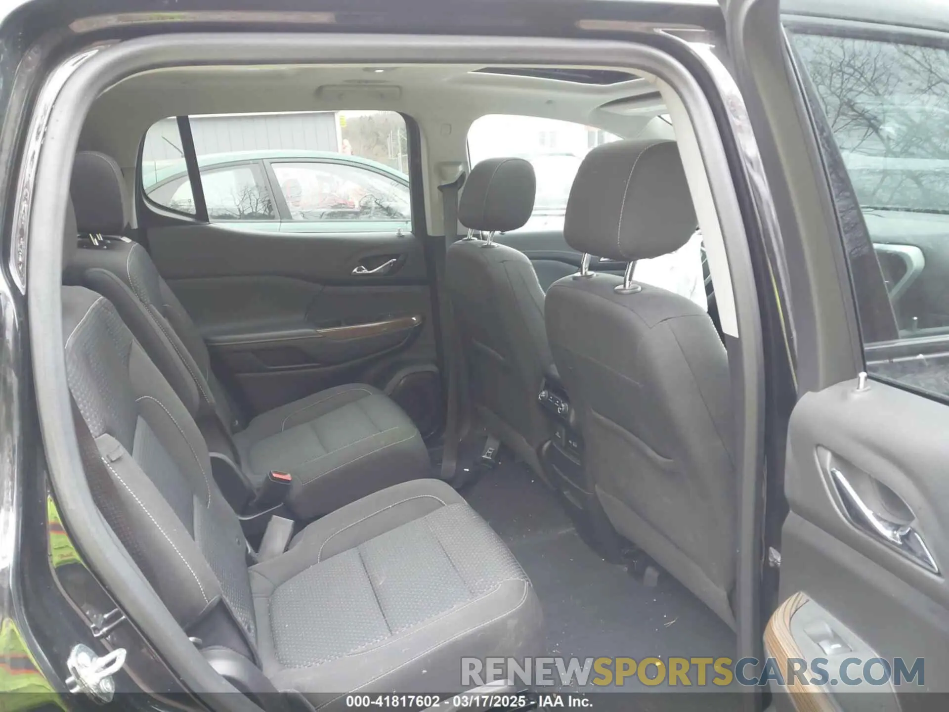 8 Photograph of a damaged car 1GKKNRL40PZ104463 GMC ACADIA 2023