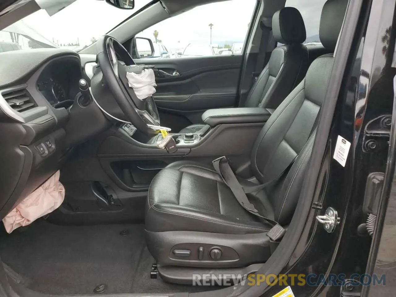 7 Photograph of a damaged car 1GKKNUL40PZ149468 GMC ACADIA 2023