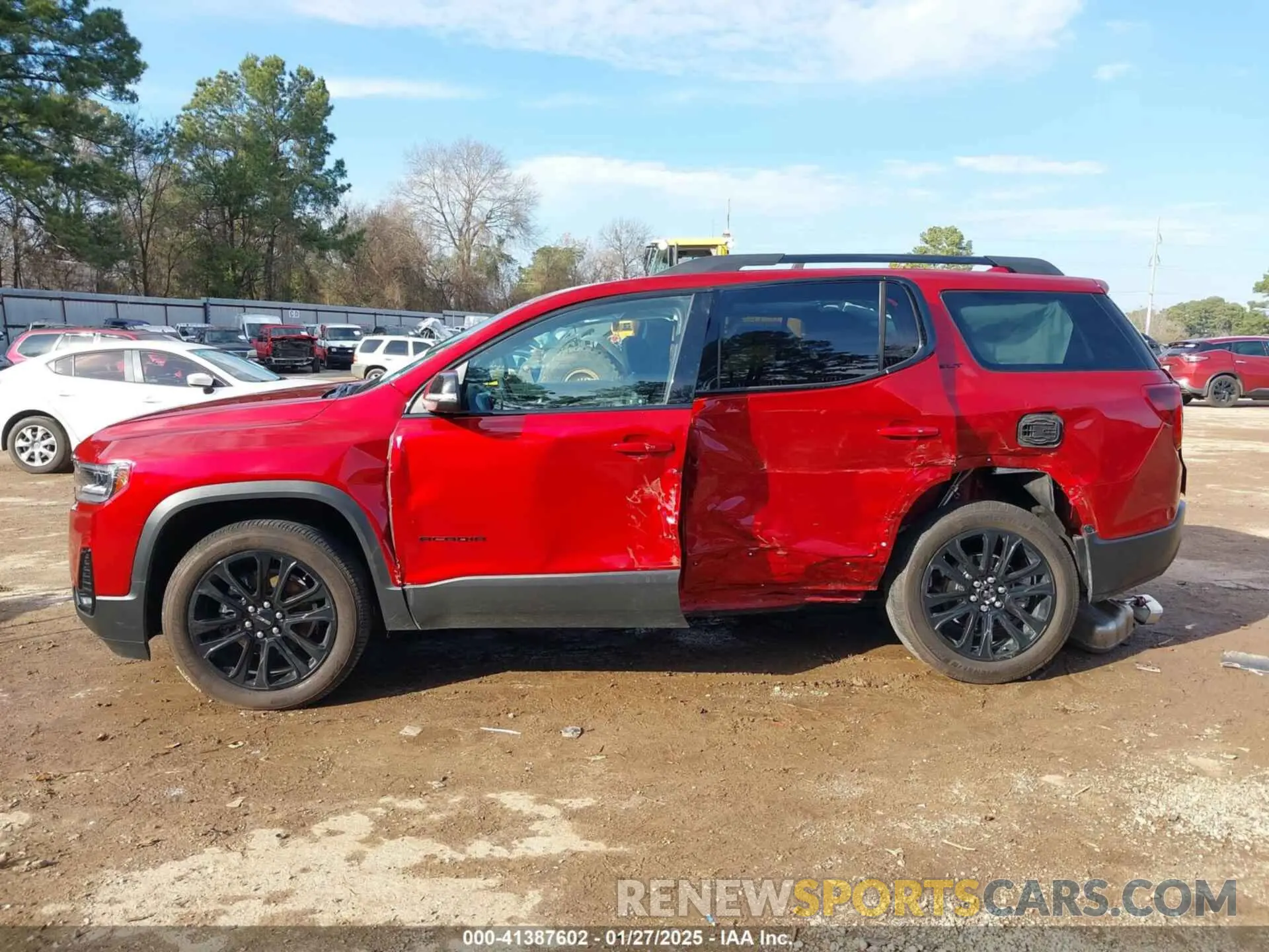14 Photograph of a damaged car 1GKKNUL40PZ167839 GMC ACADIA 2023