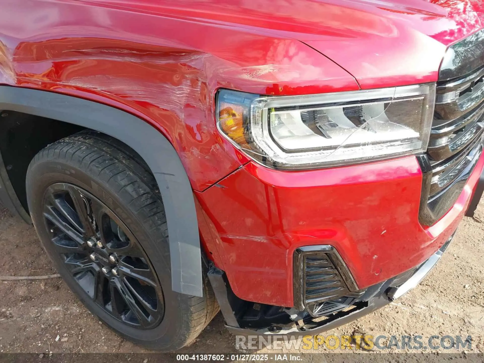 17 Photograph of a damaged car 1GKKNUL40PZ167839 GMC ACADIA 2023