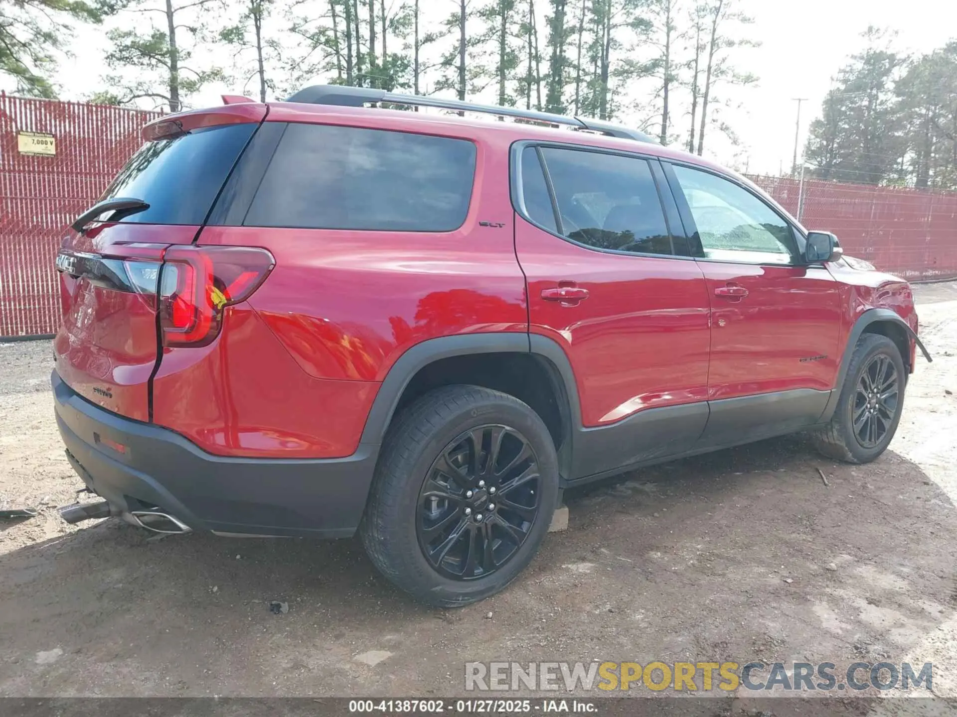 4 Photograph of a damaged car 1GKKNUL40PZ167839 GMC ACADIA 2023