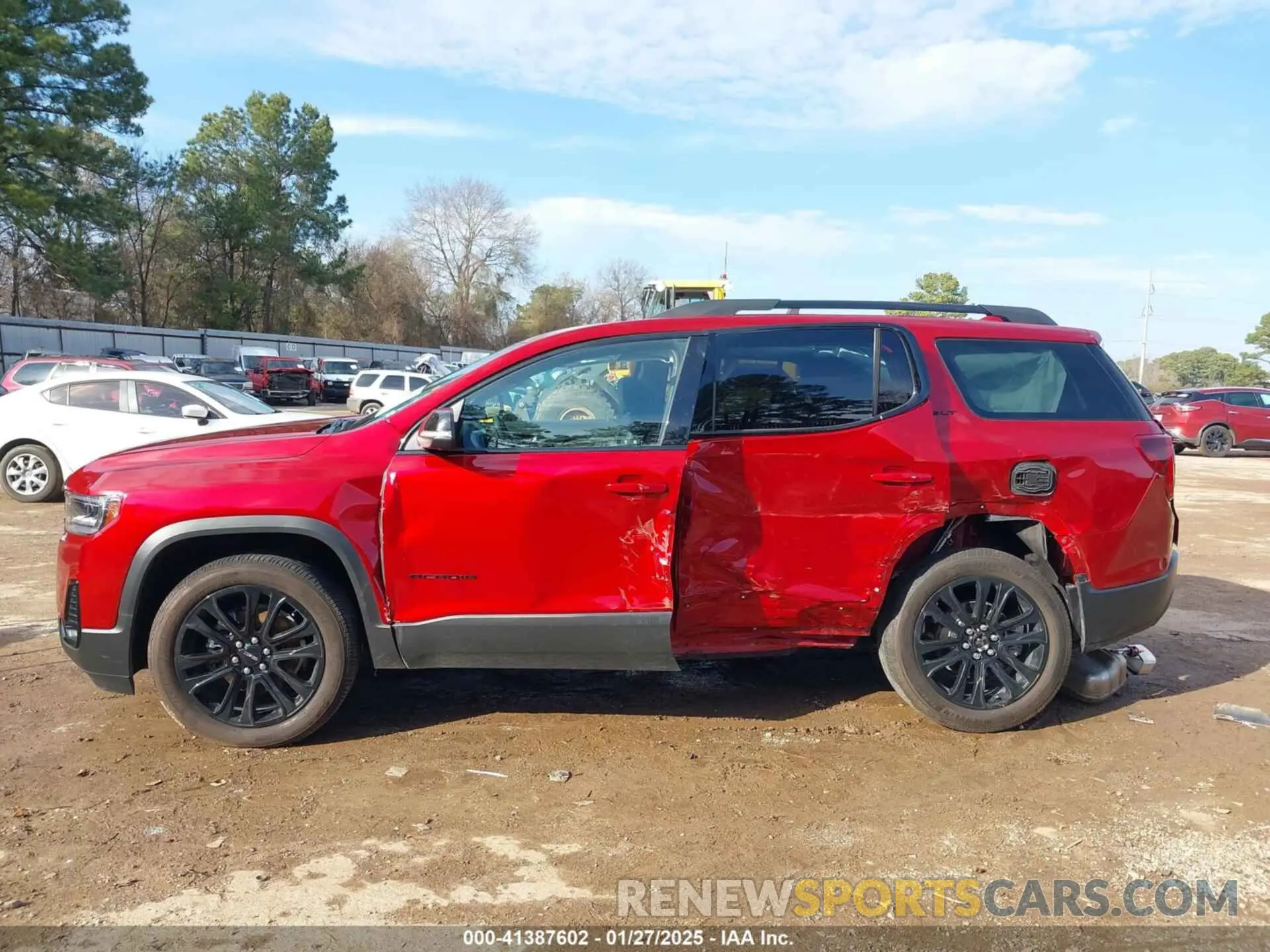 6 Photograph of a damaged car 1GKKNUL40PZ167839 GMC ACADIA 2023