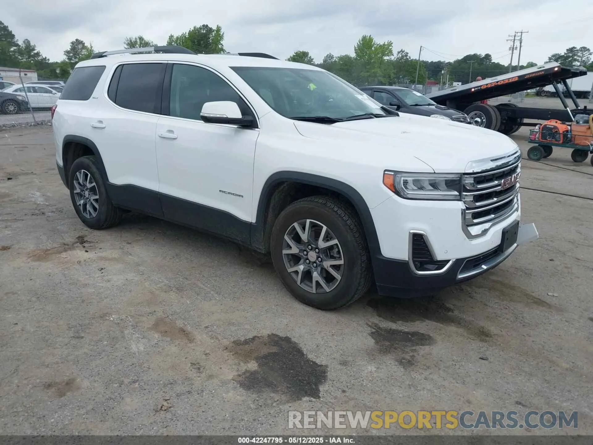 1 Photograph of a damaged car 1GKKNUL41PZ211685 GMC ACADIA 2023