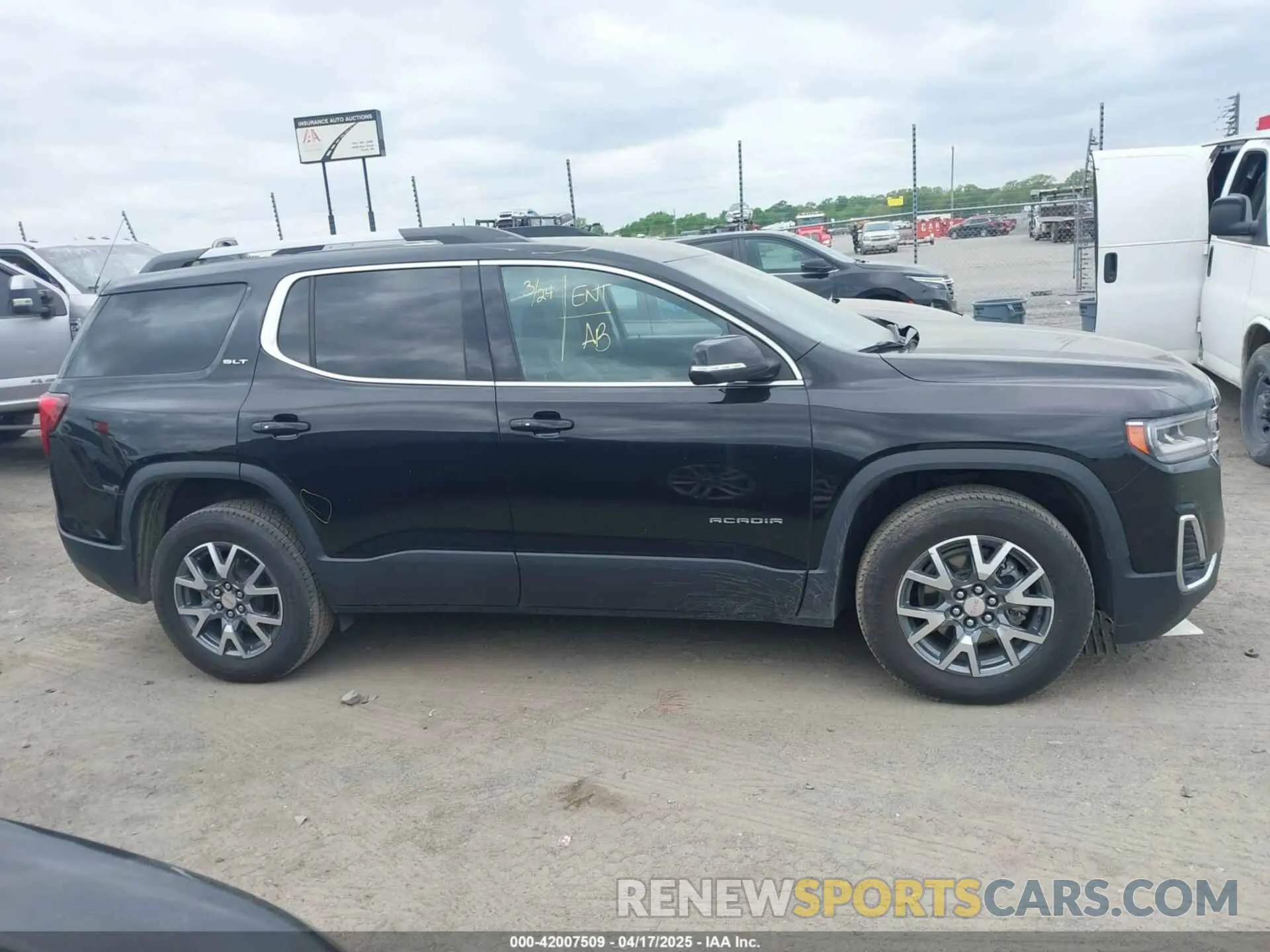 13 Photograph of a damaged car 1GKKNUL43PZ153188 GMC ACADIA 2023