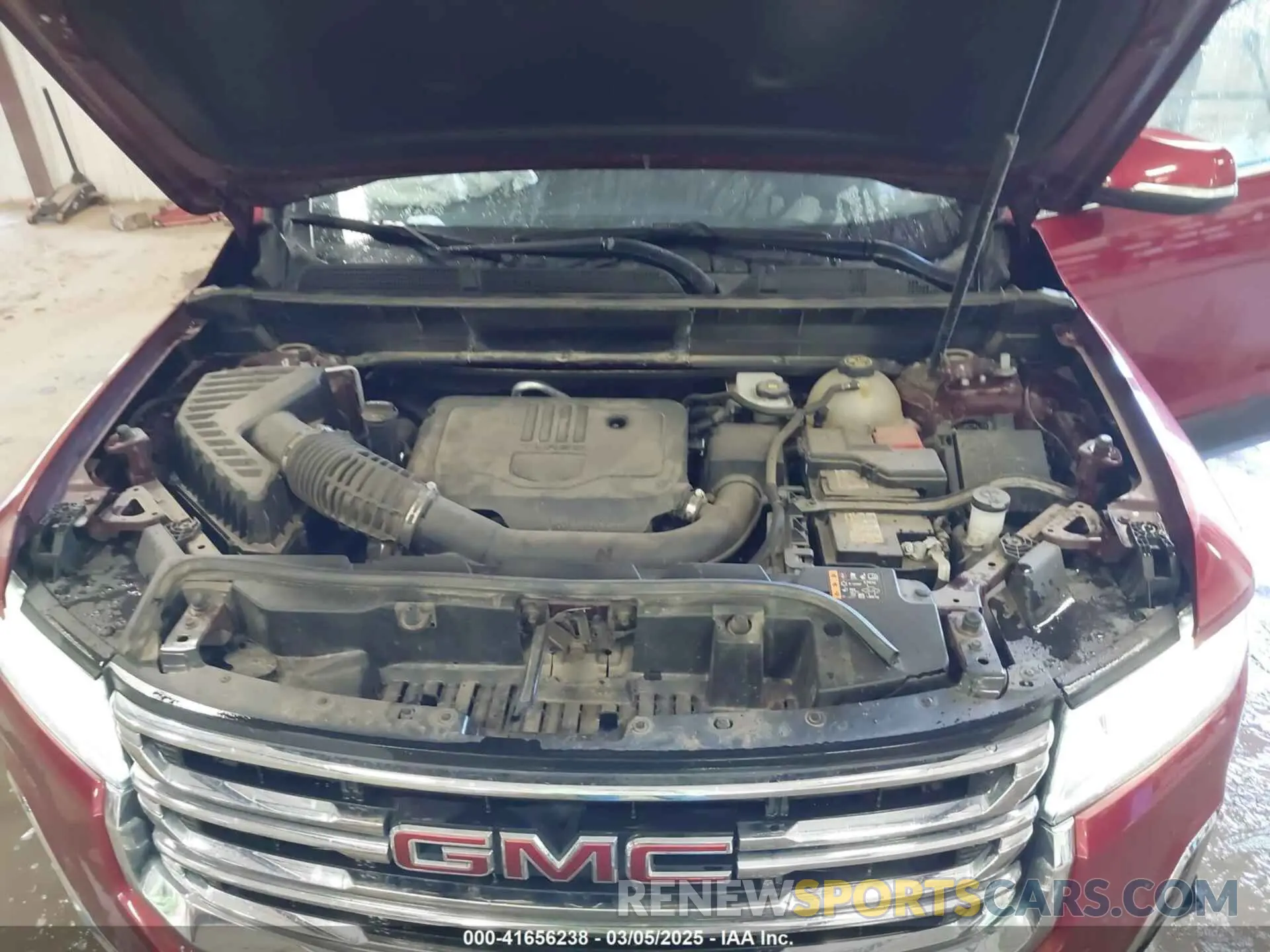 10 Photograph of a damaged car 1GKKNUL44PZ162840 GMC ACADIA 2023