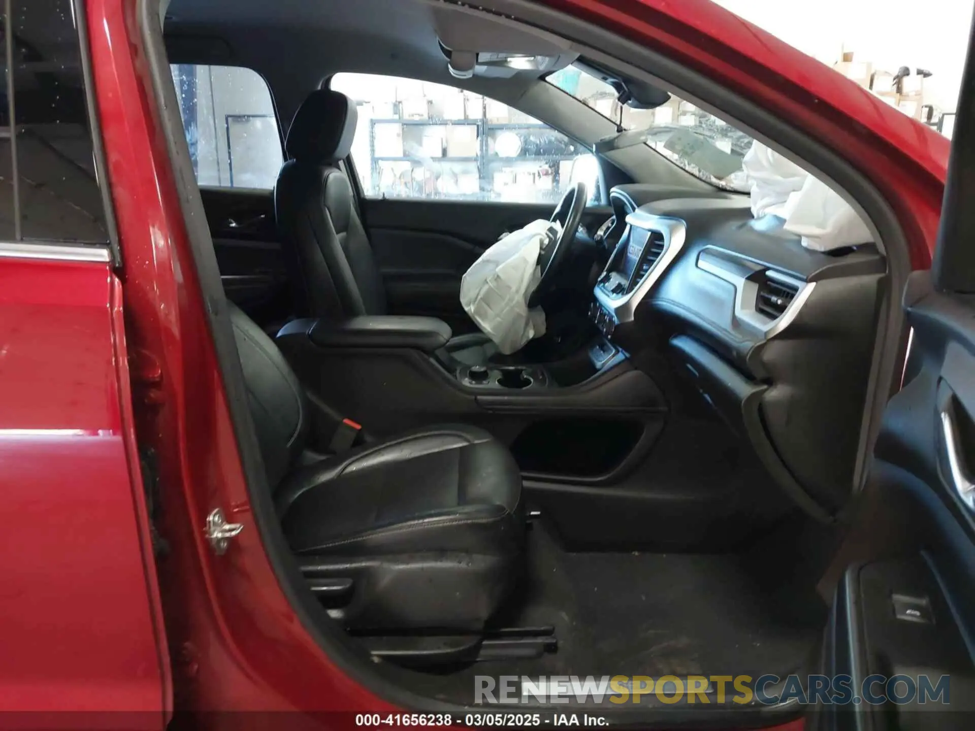 5 Photograph of a damaged car 1GKKNUL44PZ162840 GMC ACADIA 2023