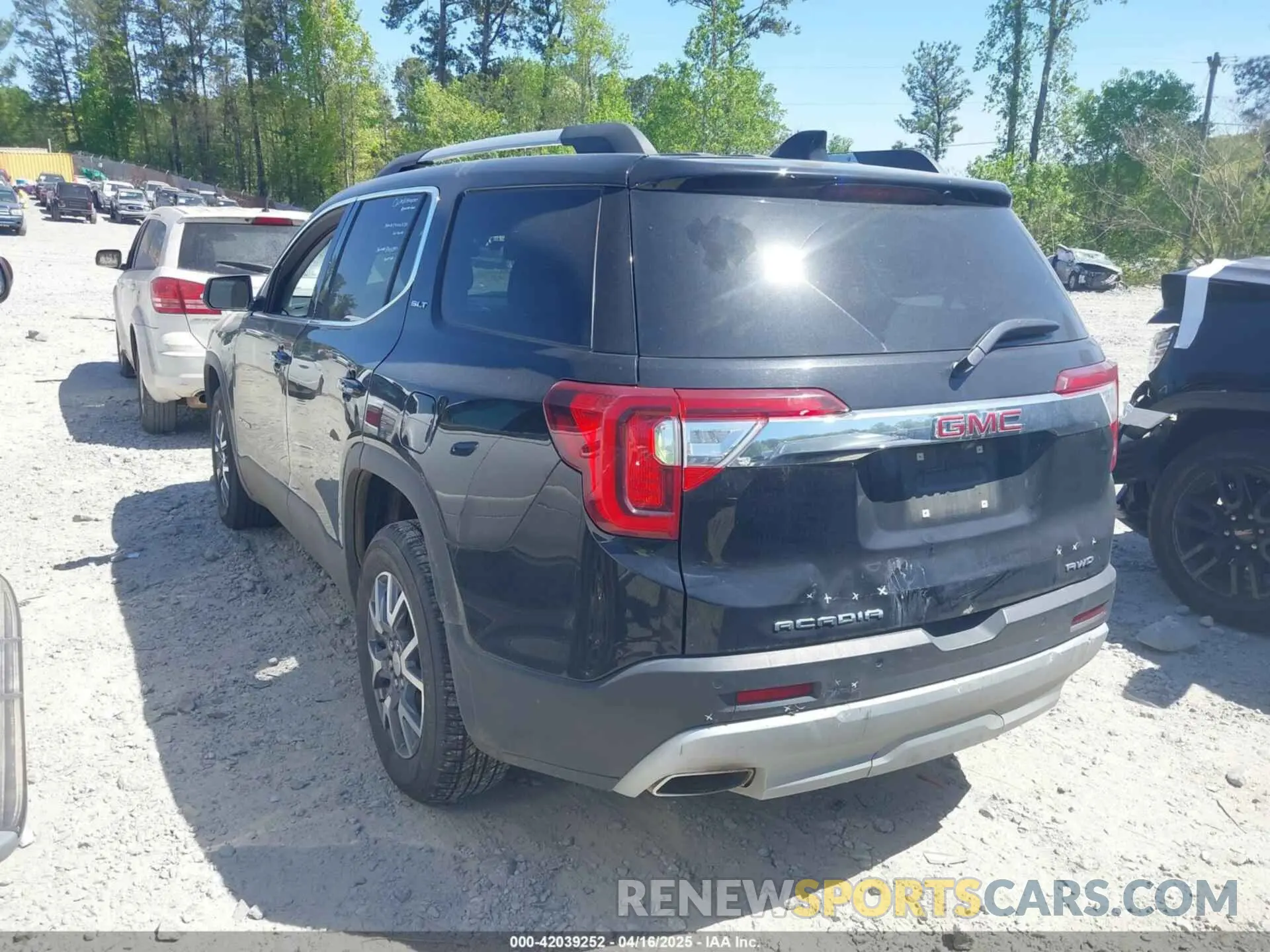 3 Photograph of a damaged car 1GKKNUL44PZ187429 GMC ACADIA 2023