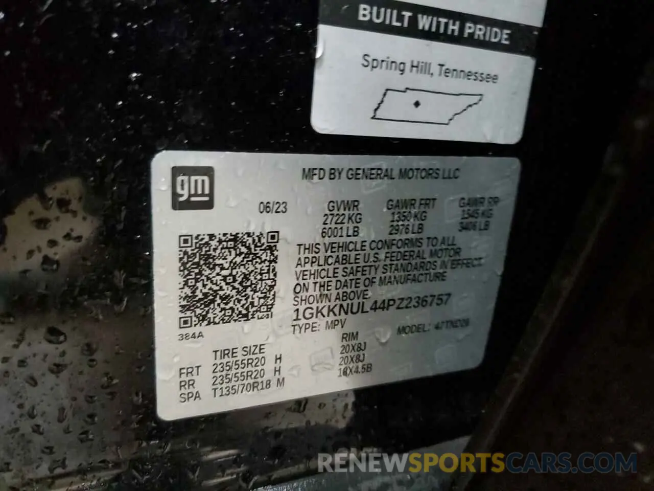 13 Photograph of a damaged car 1GKKNUL44PZ236757 GMC ACADIA 2023