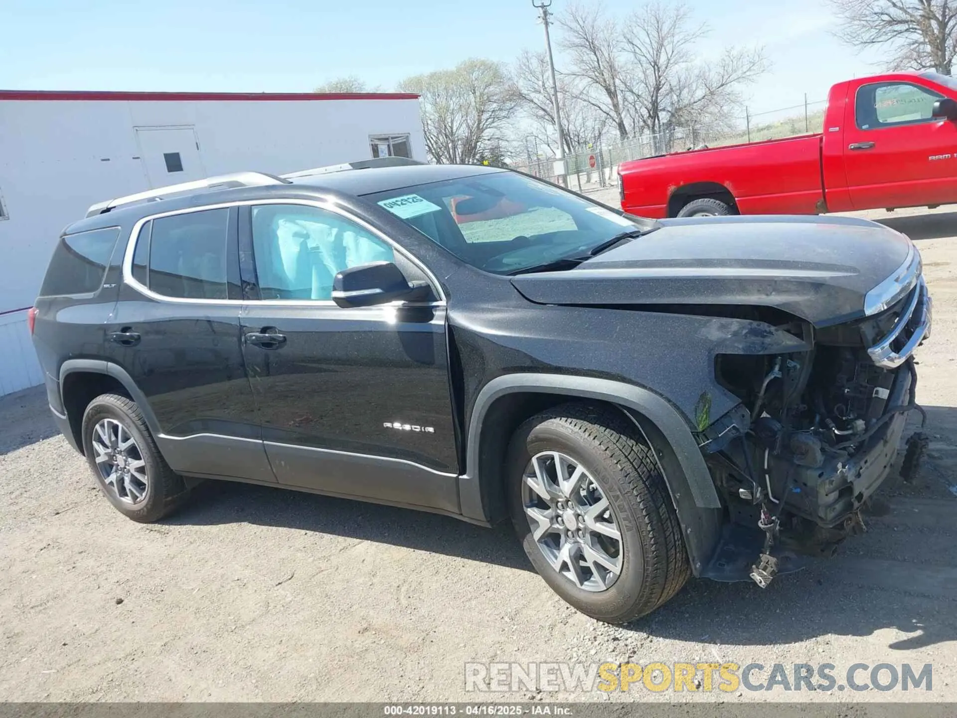 14 Photograph of a damaged car 1GKKNUL45PZ233933 GMC ACADIA 2023