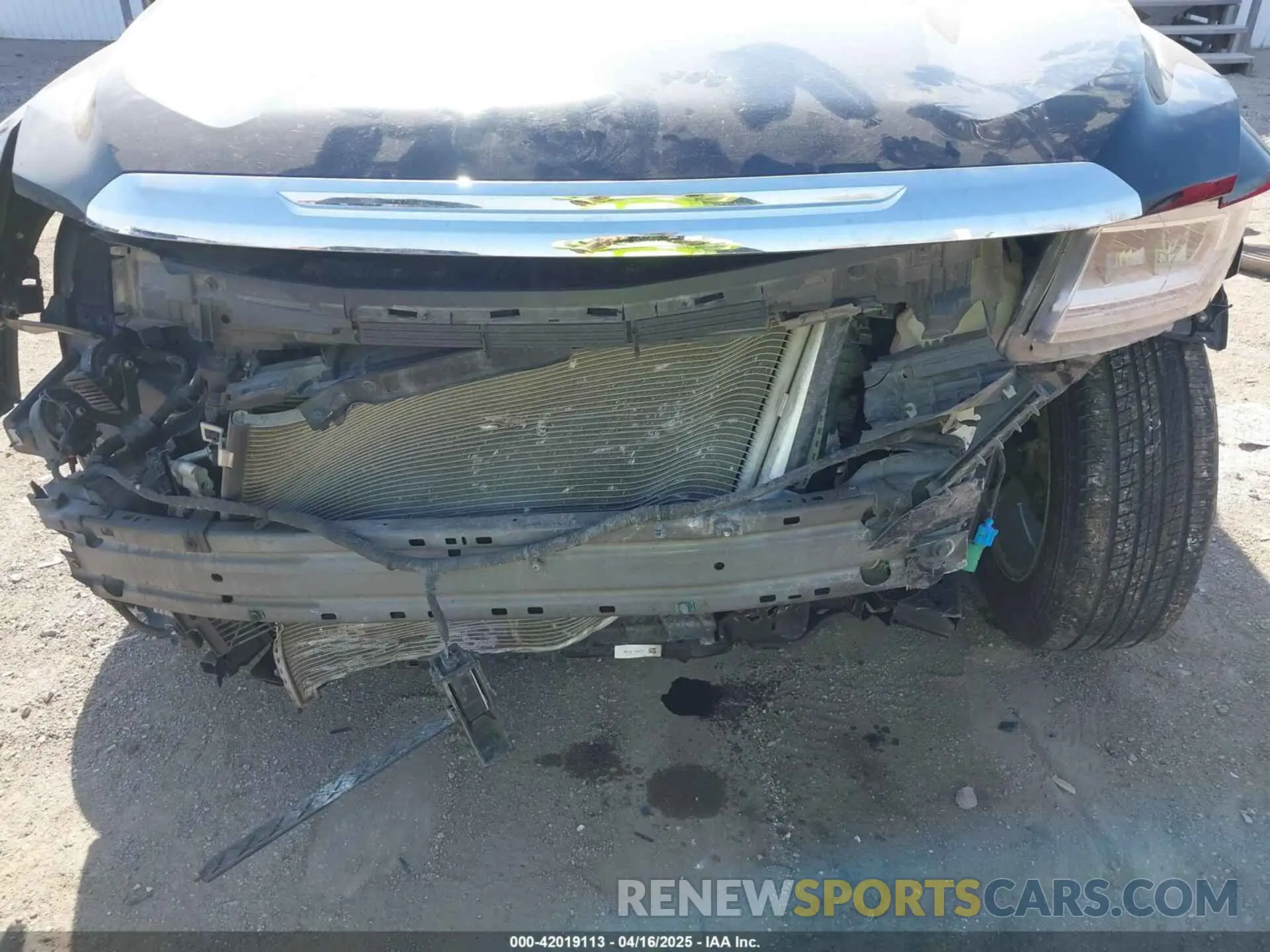 6 Photograph of a damaged car 1GKKNUL45PZ233933 GMC ACADIA 2023