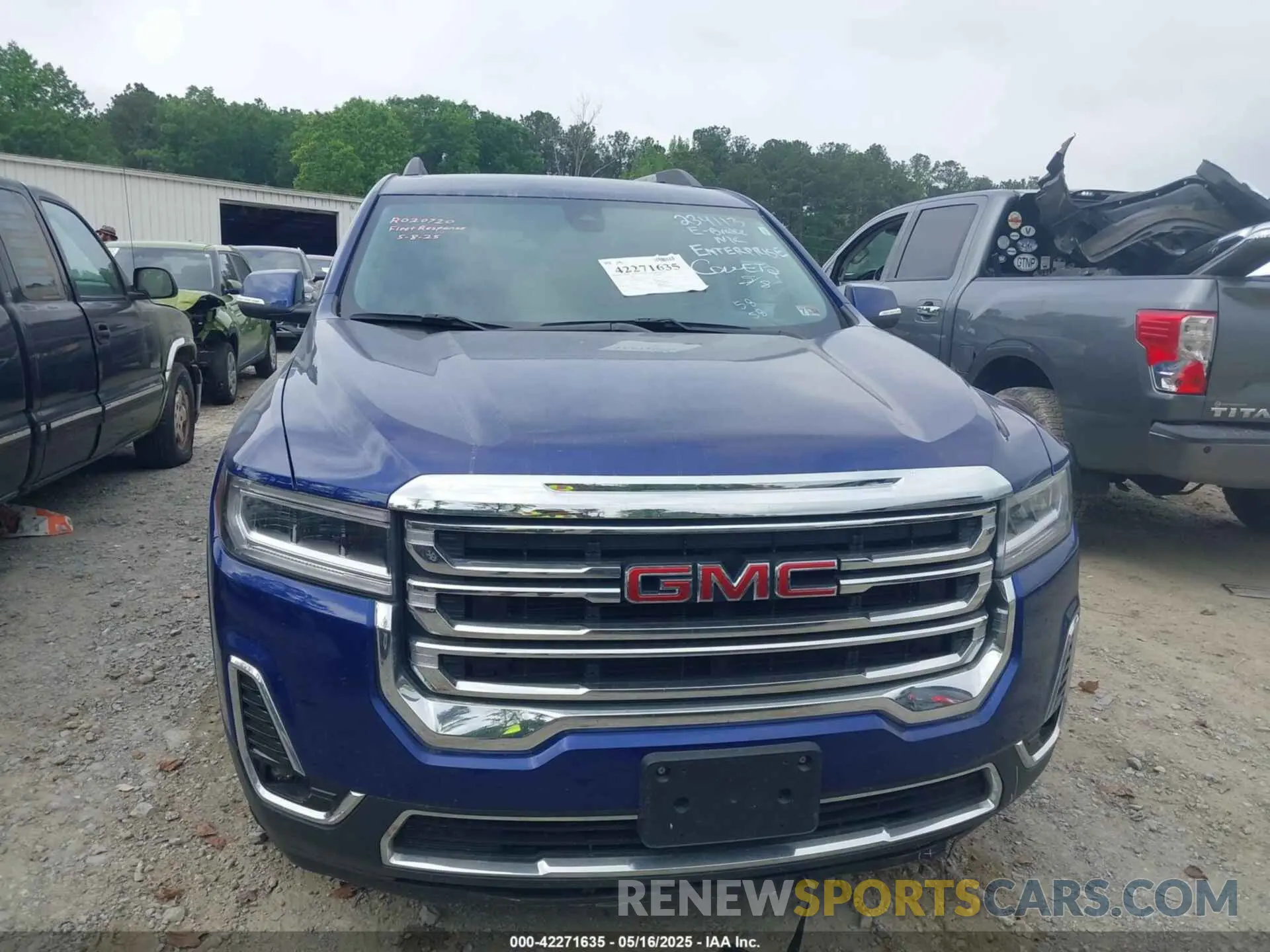 11 Photograph of a damaged car 1GKKNUL45PZ234113 GMC ACADIA 2023