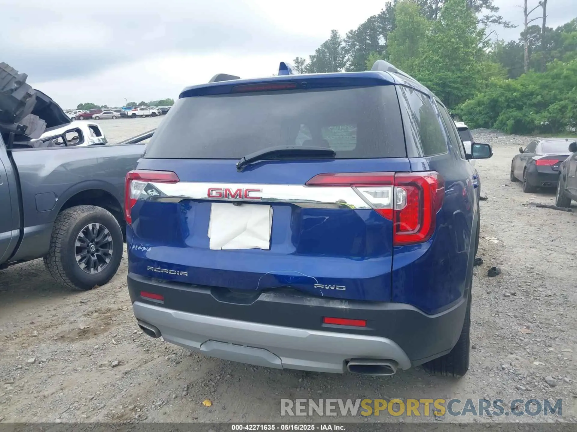 6 Photograph of a damaged car 1GKKNUL45PZ234113 GMC ACADIA 2023