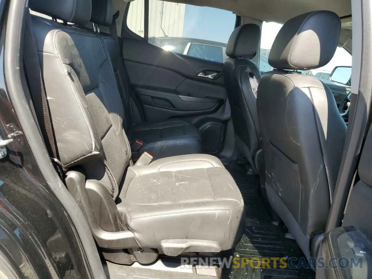 11 Photograph of a damaged car 1GKKNUL46PZ173578 GMC ACADIA 2023