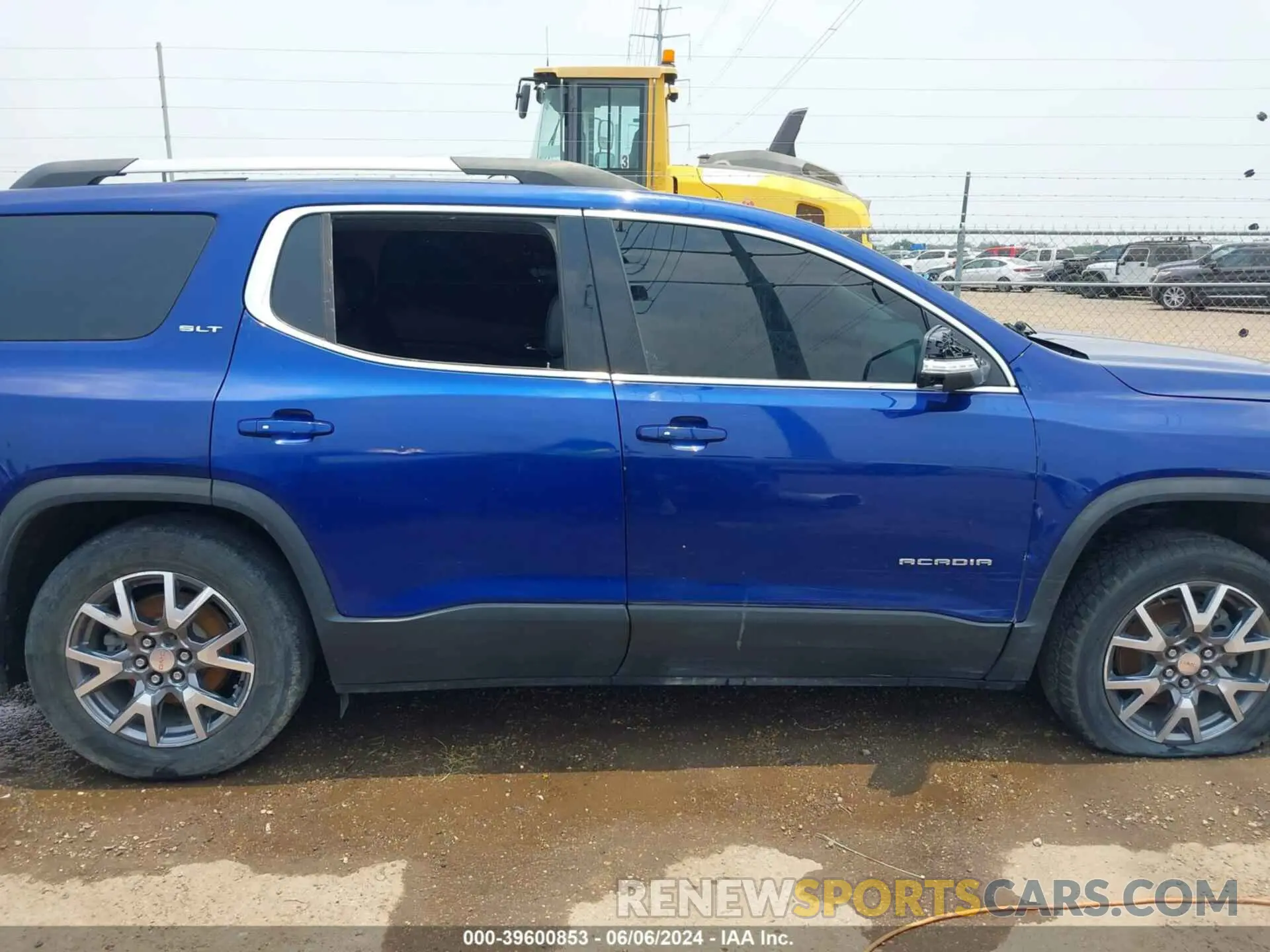 12 Photograph of a damaged car 1GKKNUL47PZ113289 GMC ACADIA 2023