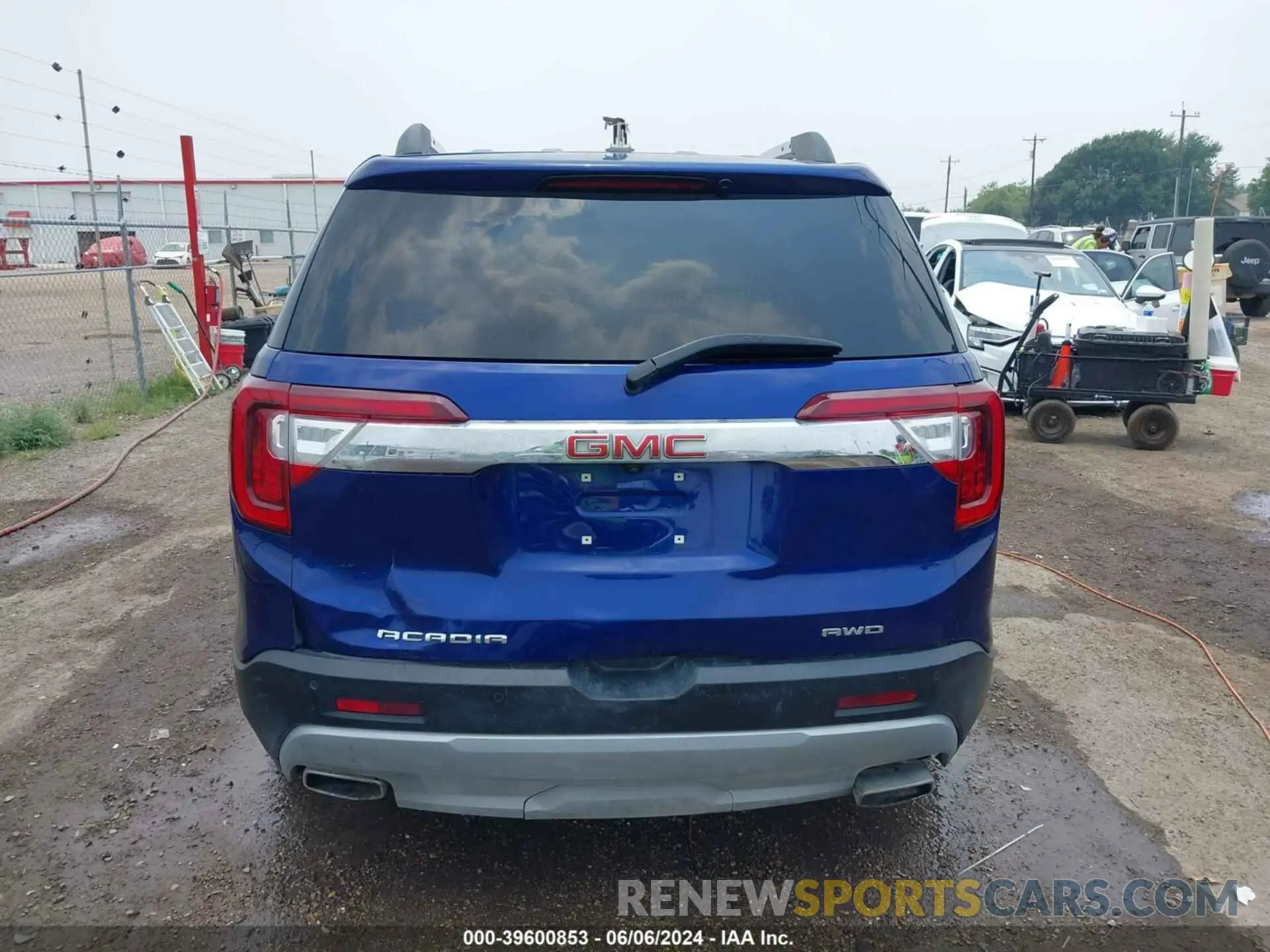 15 Photograph of a damaged car 1GKKNUL47PZ113289 GMC ACADIA 2023