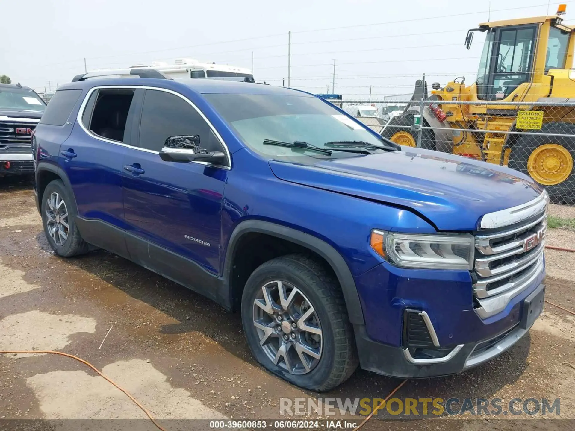 6 Photograph of a damaged car 1GKKNUL47PZ113289 GMC ACADIA 2023