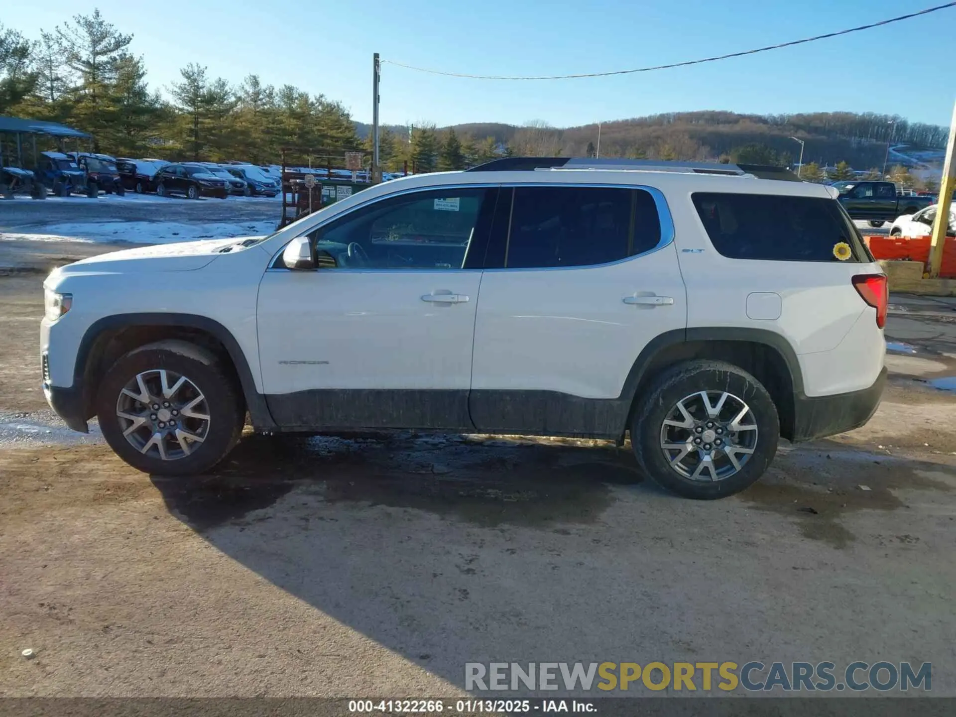 14 Photograph of a damaged car 1GKKNUL47PZ205518 GMC ACADIA 2023