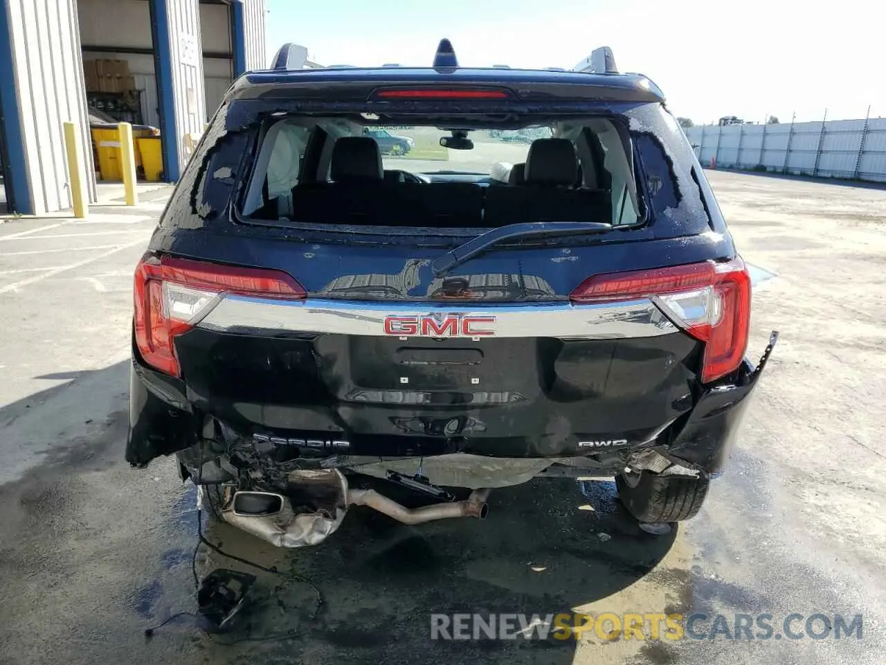 6 Photograph of a damaged car 1GKKNUL47PZ250684 GMC ACADIA 2023